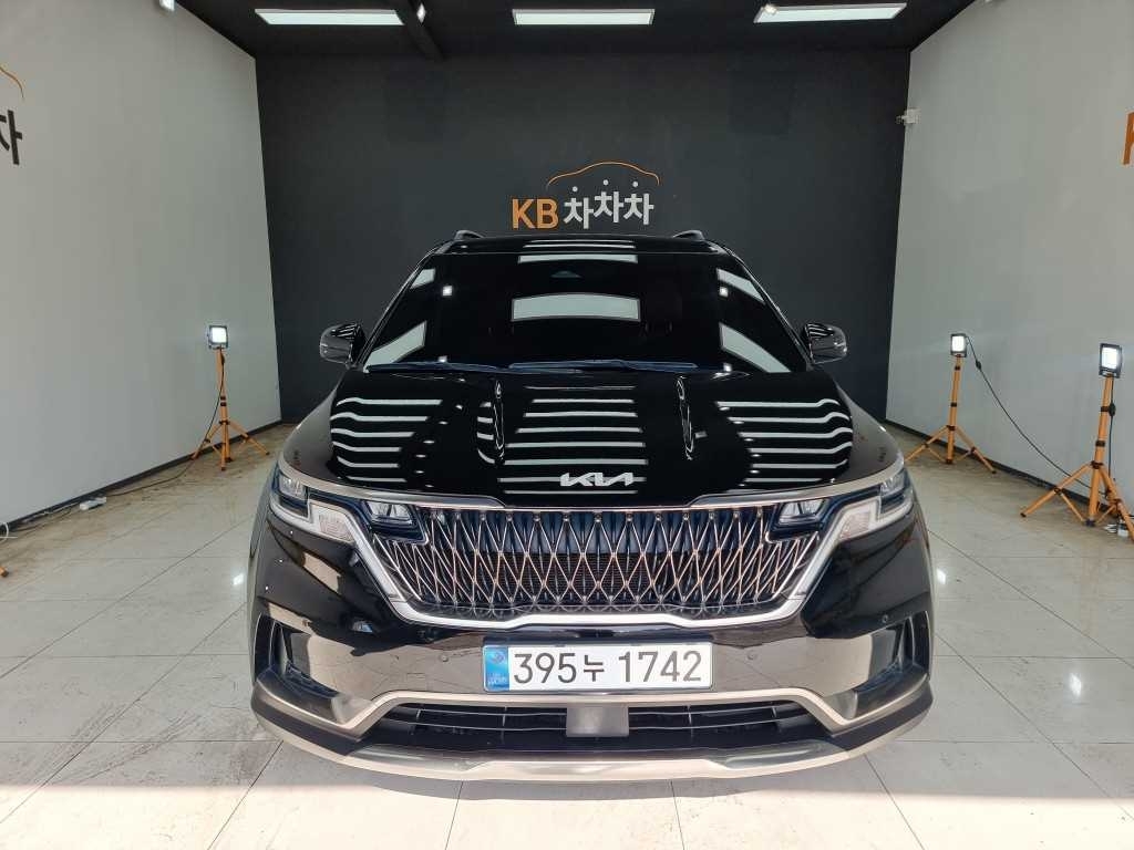 KIA CARNIVAL photo 2