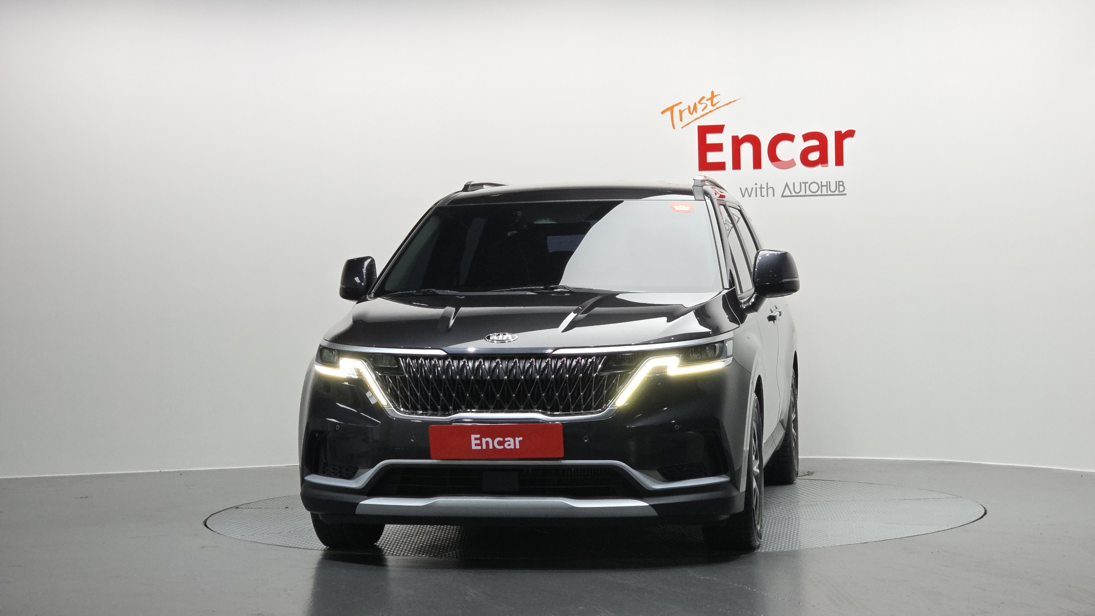 KIA CARNIVAL photo 3