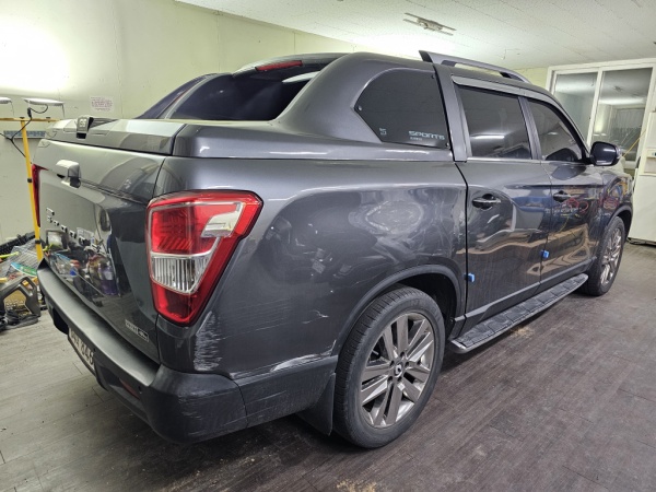 SSANGYONG REXTON photo 3