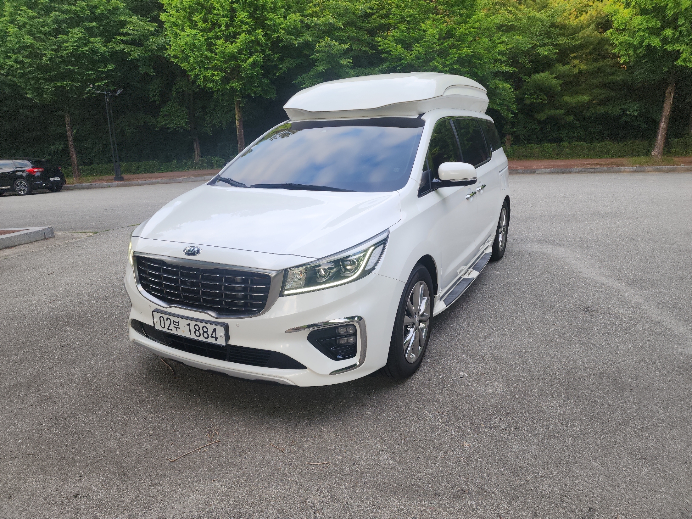 KIA CARNIVAL