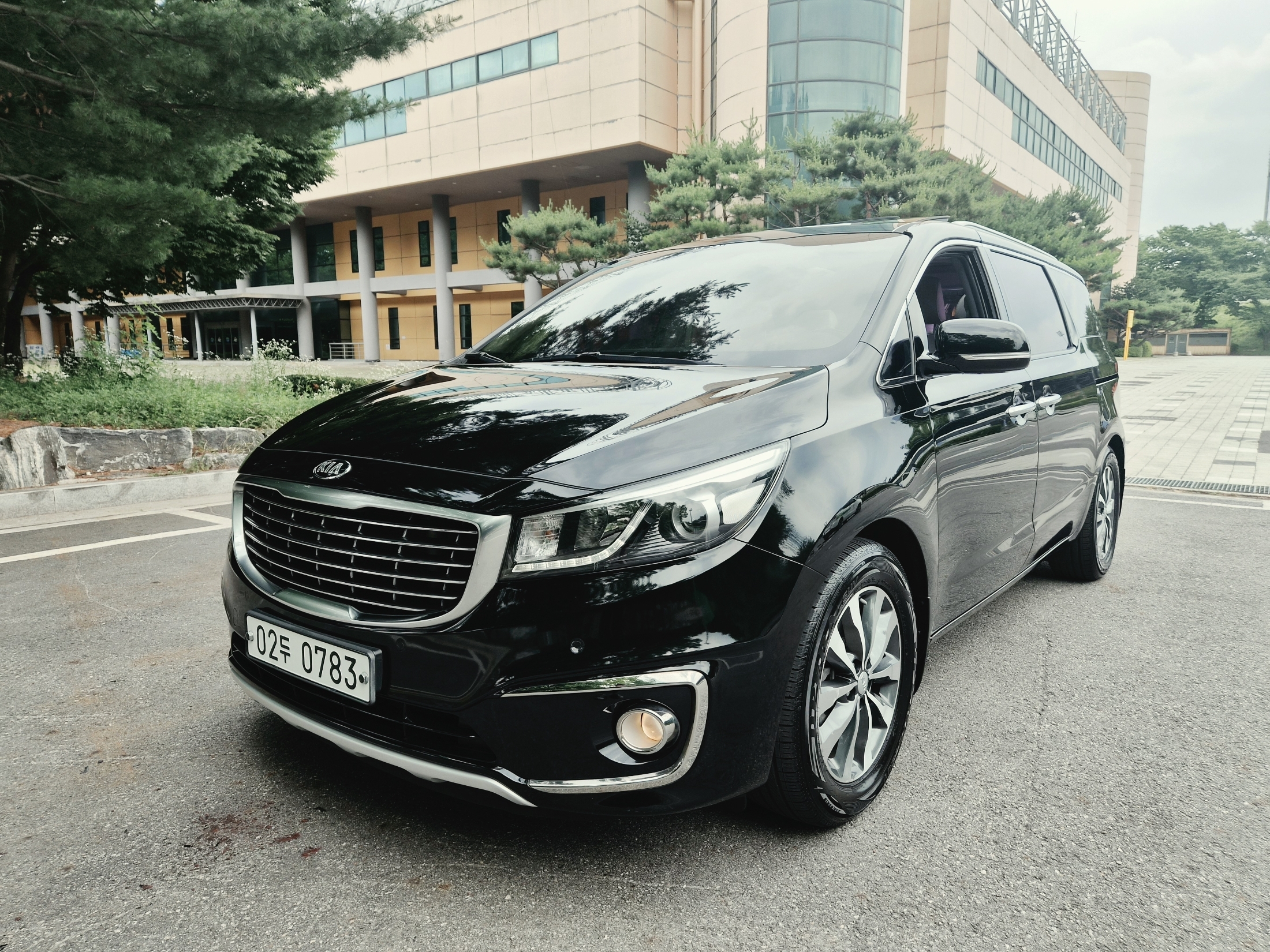 KIA CARNIVAL