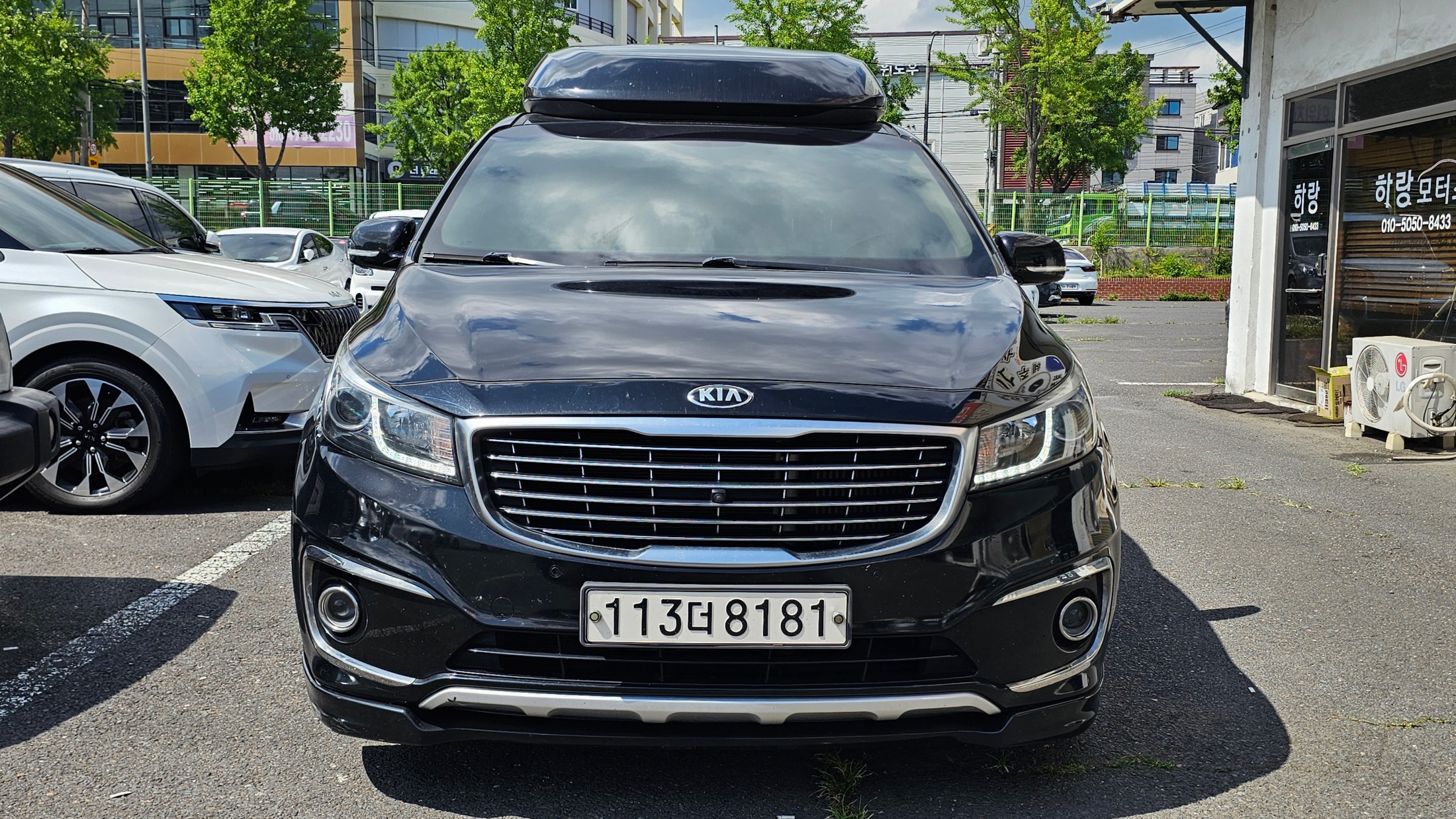 KIA CARNIVAL photo 2