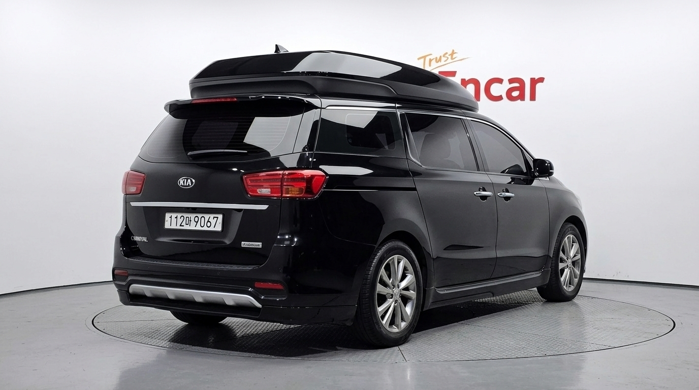 KIA CARNIVAL photo 2