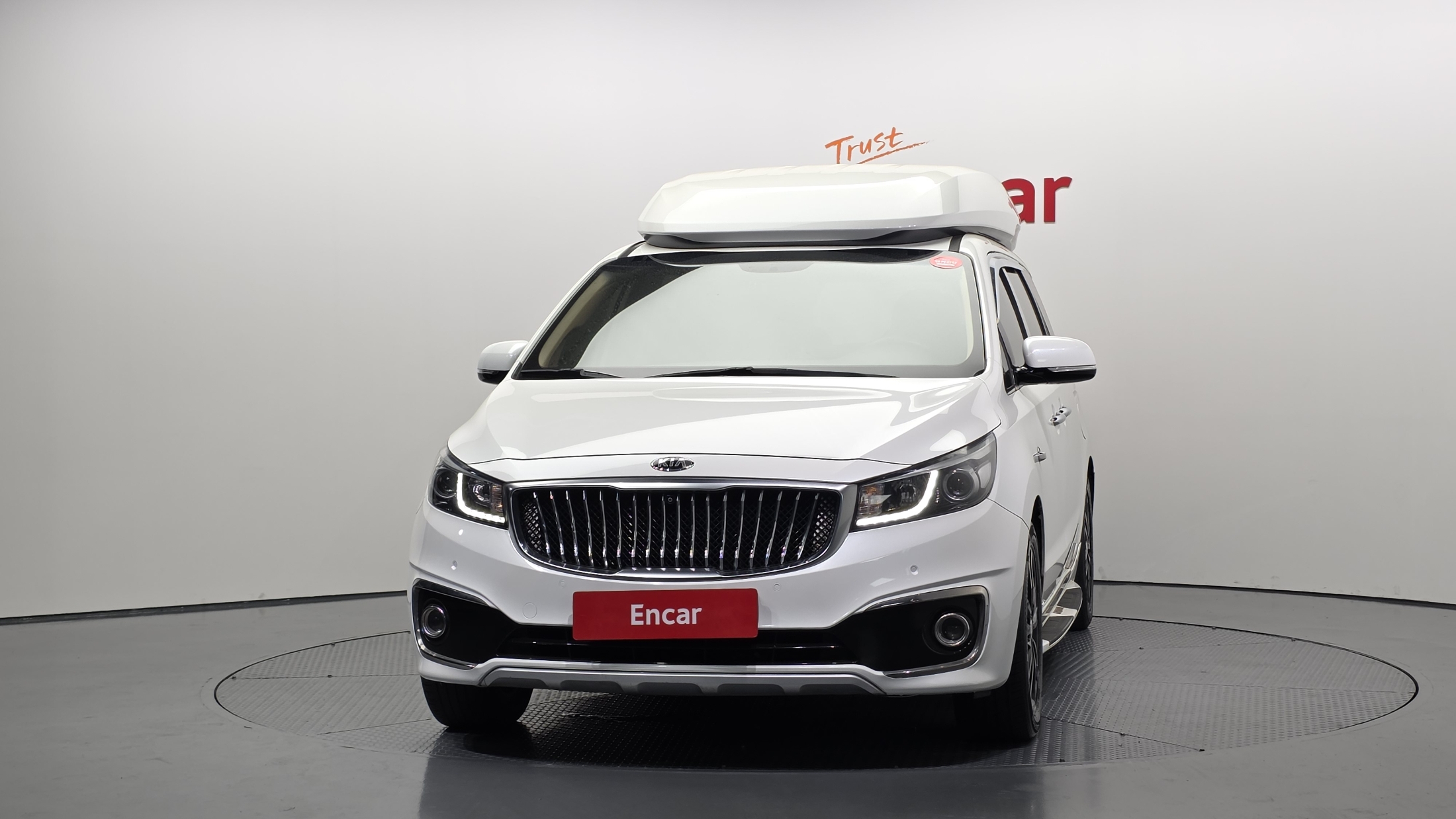 KIA CARNIVAL photo 3