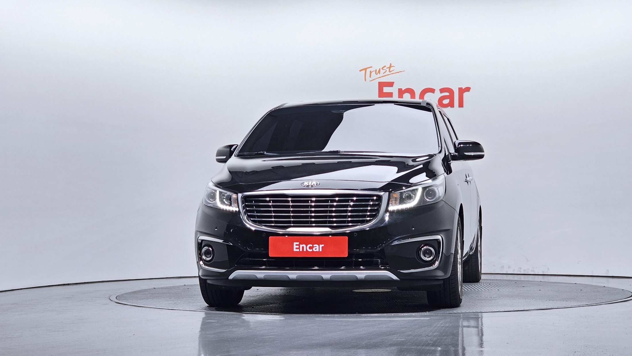 KIA CARNIVAL photo 3