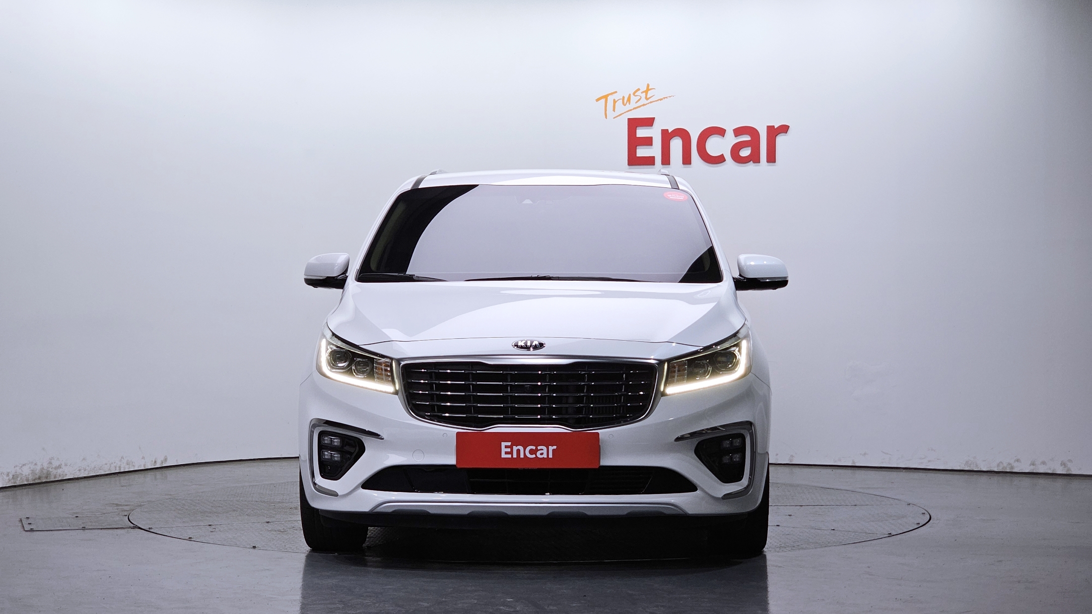 KIA CARNIVAL photo 3