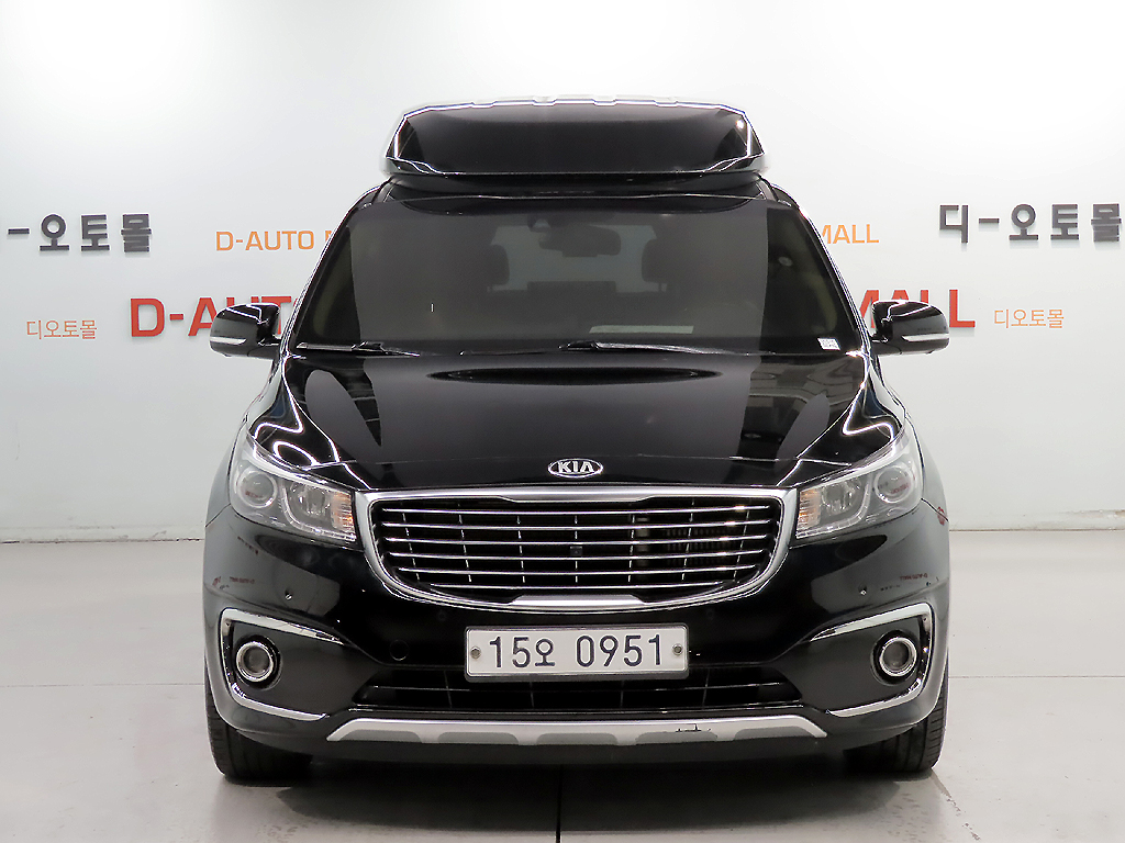KIA CARNIVAL photo 2