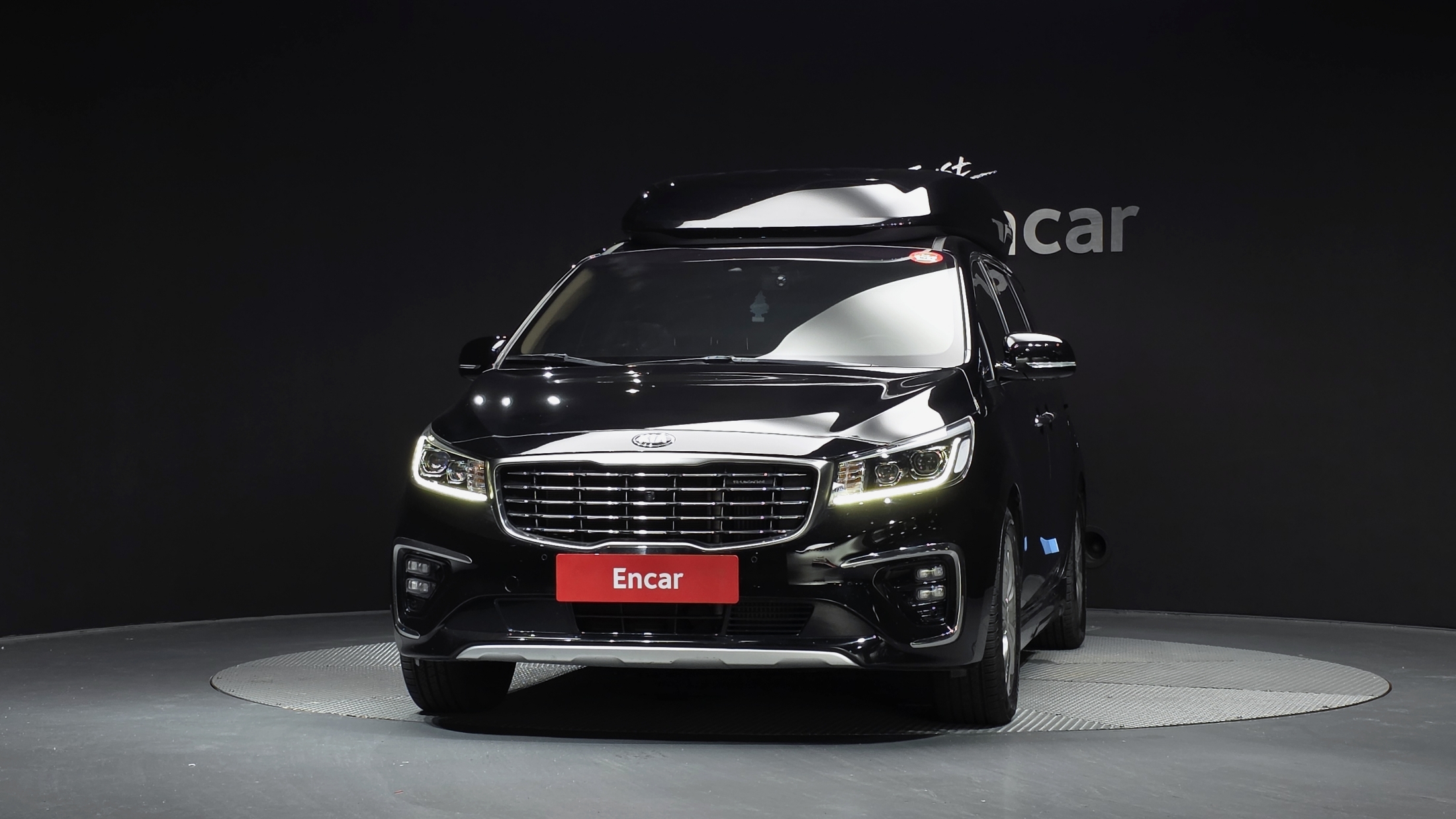 KIA CARNIVAL photo 3