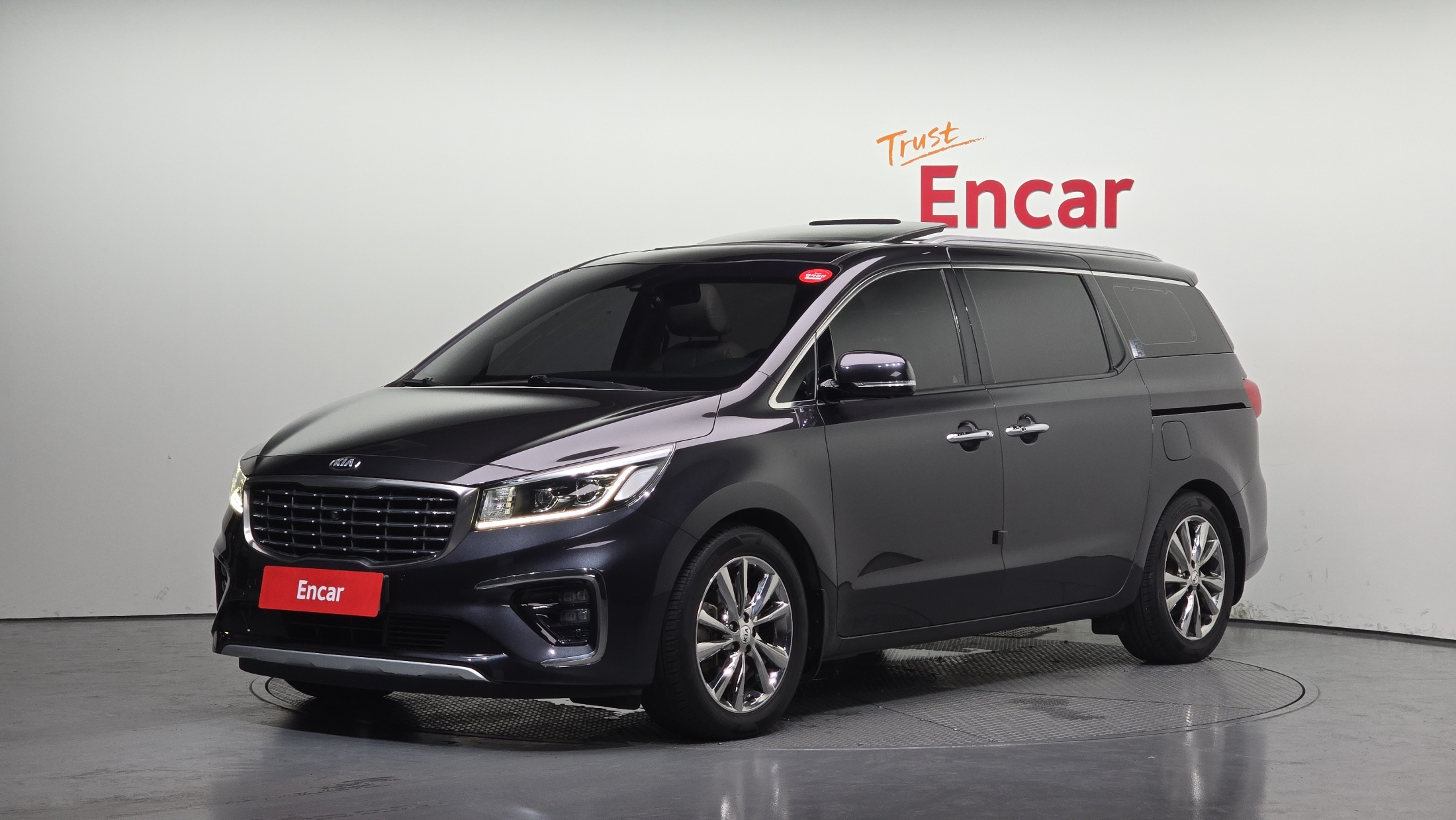 KIA CARNIVAL