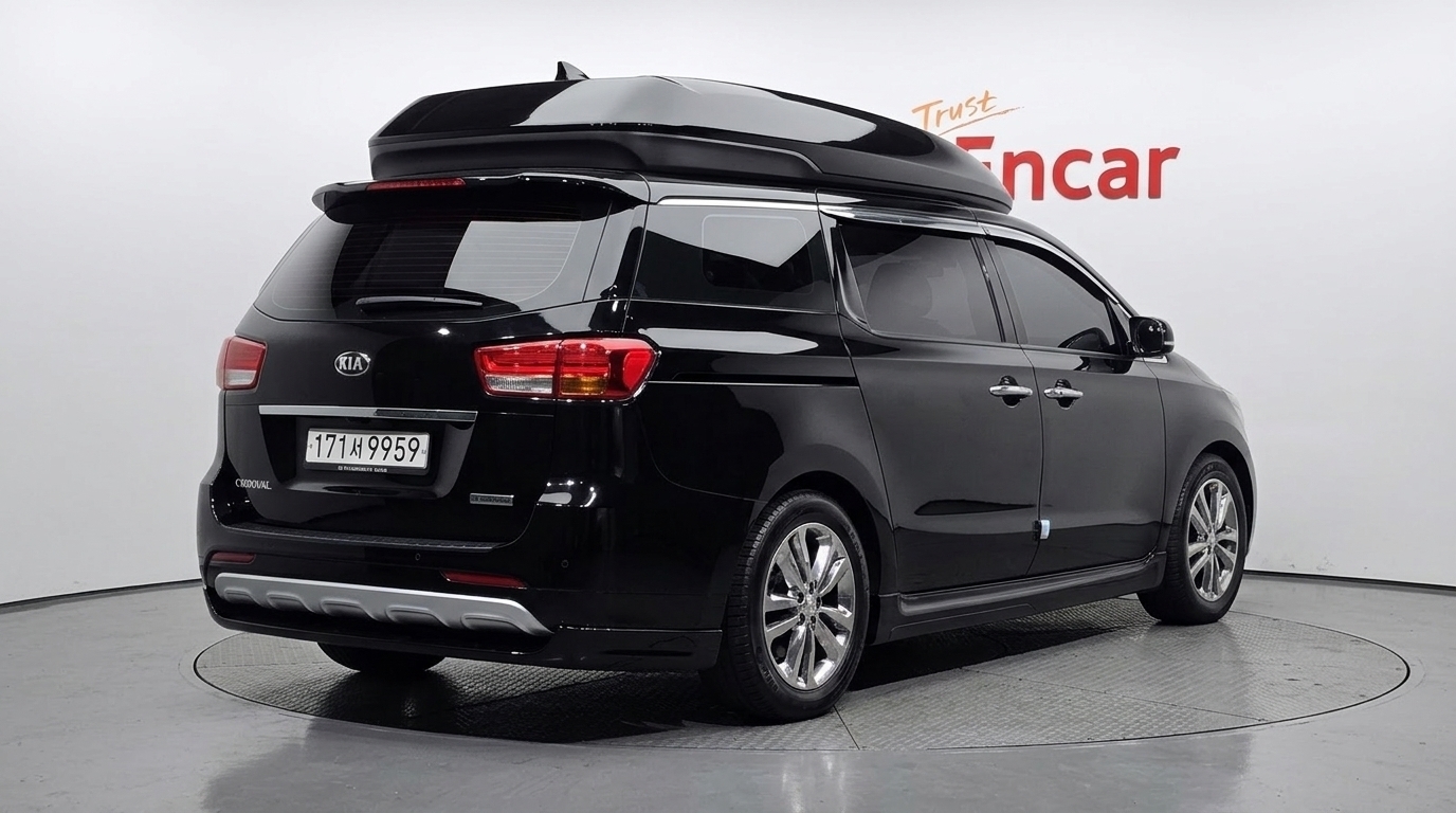 KIA CARNIVAL photo 2