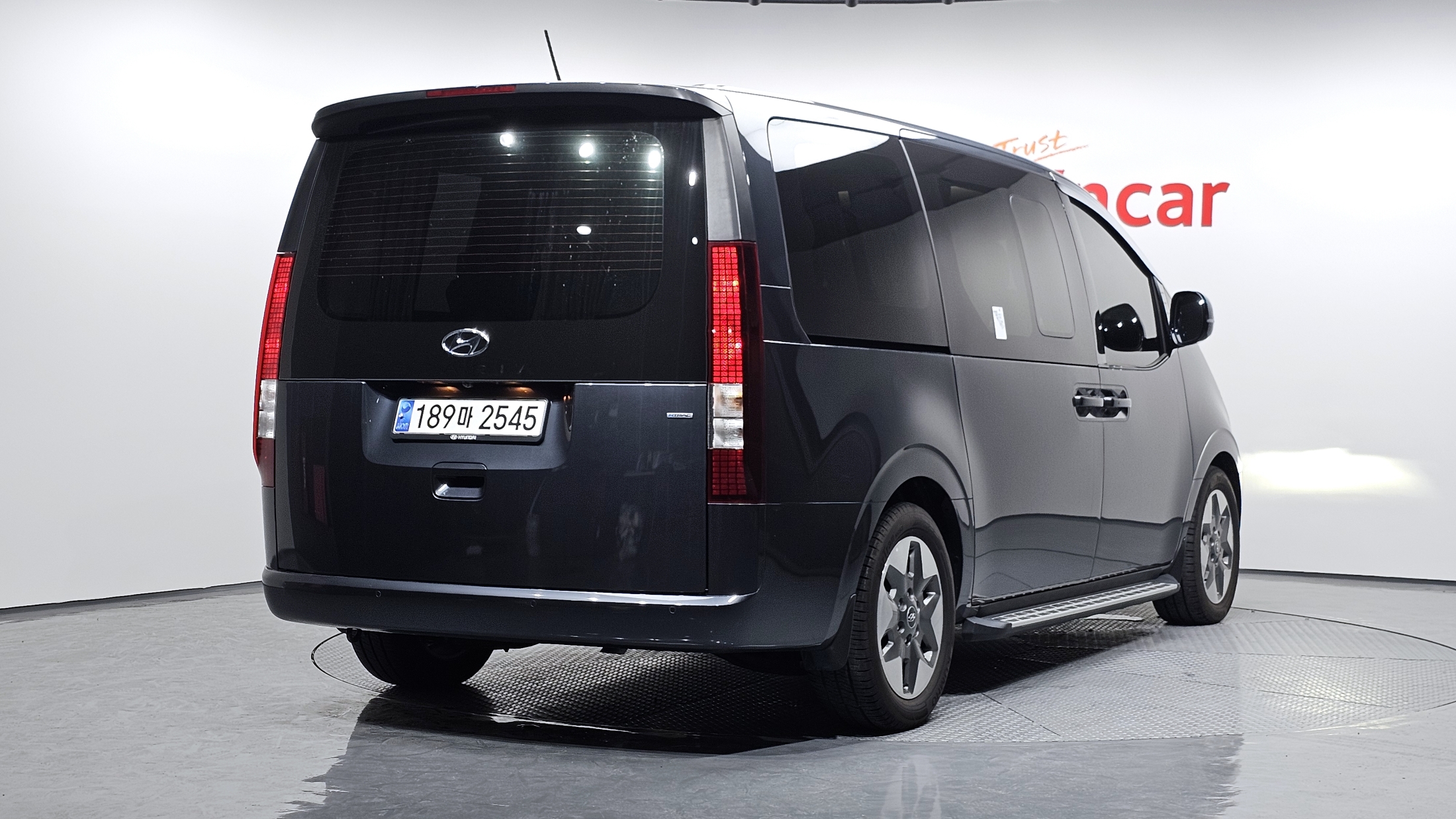 Mazda Bongo front view