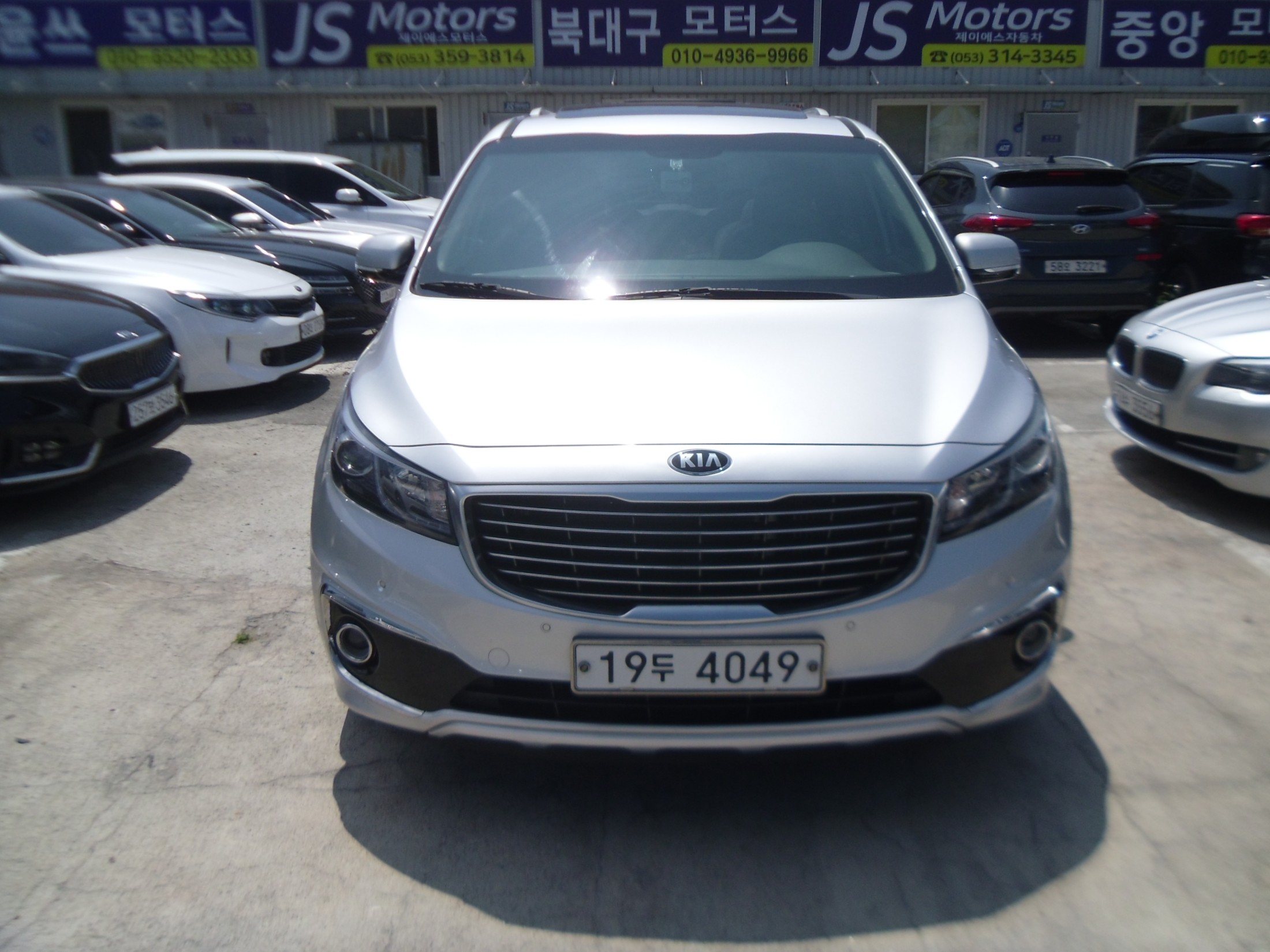 KIA CARNIVAL