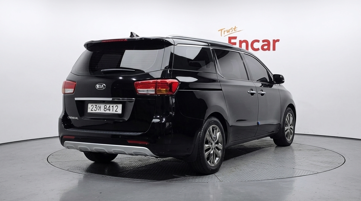 KIA CARNIVAL photo 2