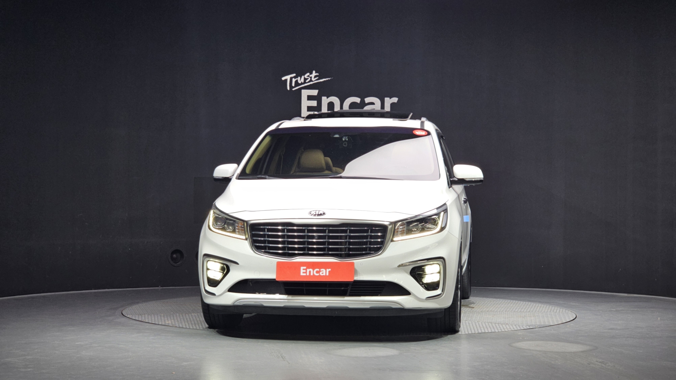 KIA CARNIVAL photo 3