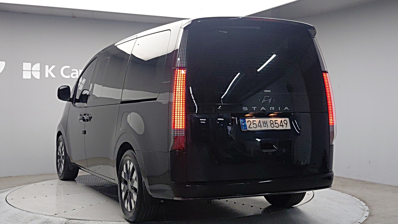 Mazda Bongo front view