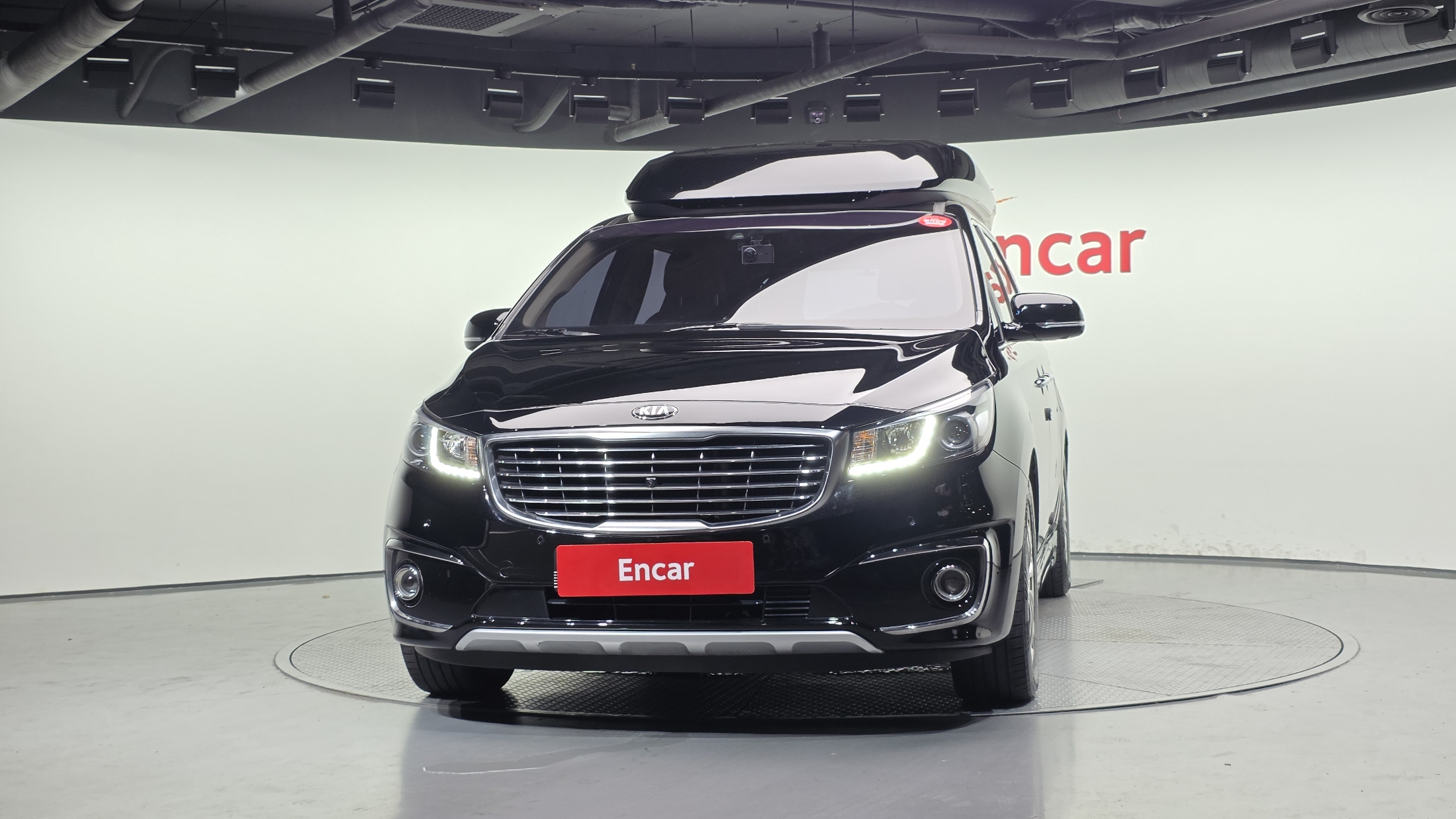 KIA CARNIVAL photo 3