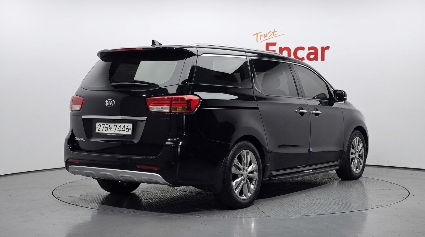KIA CARNIVAL photo 3