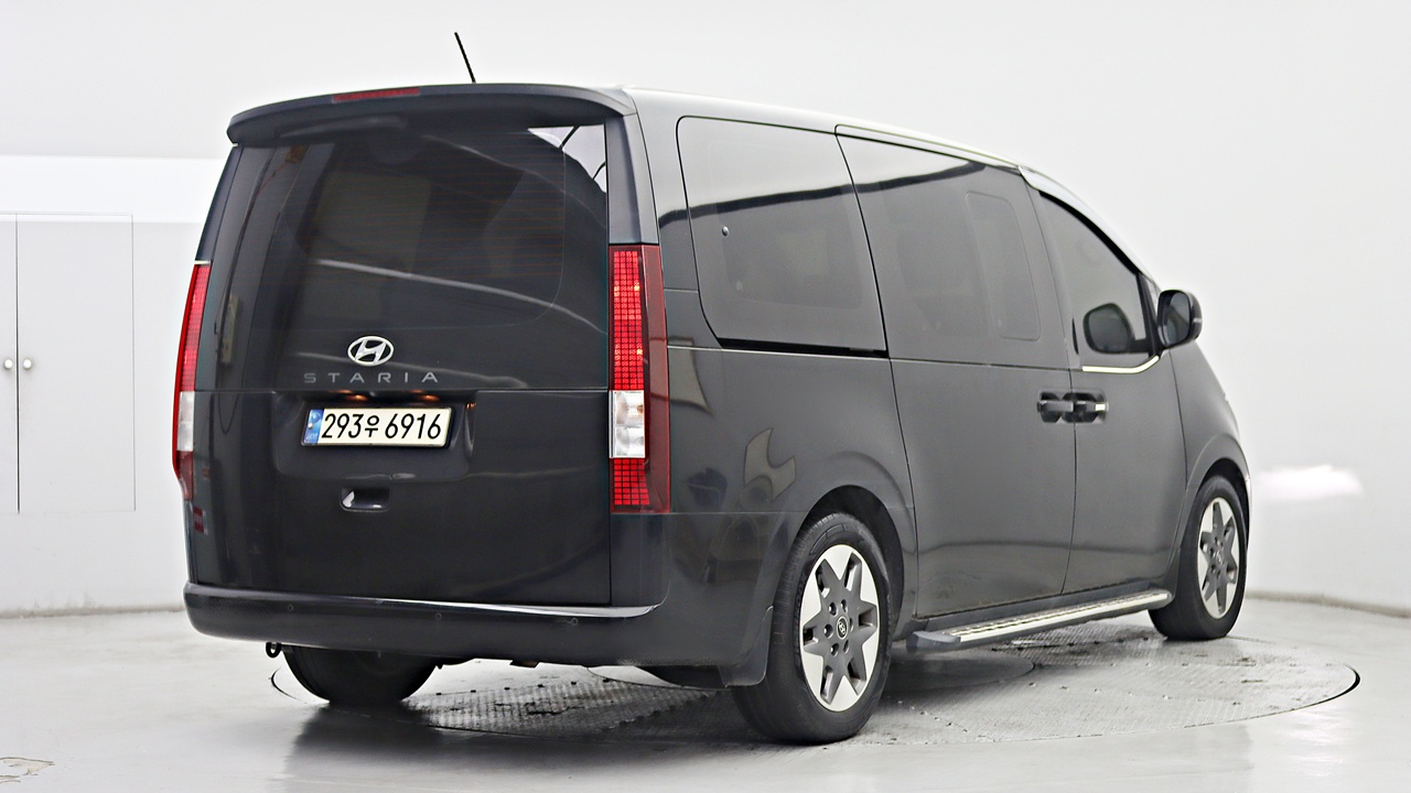 Mazda Bongo front view