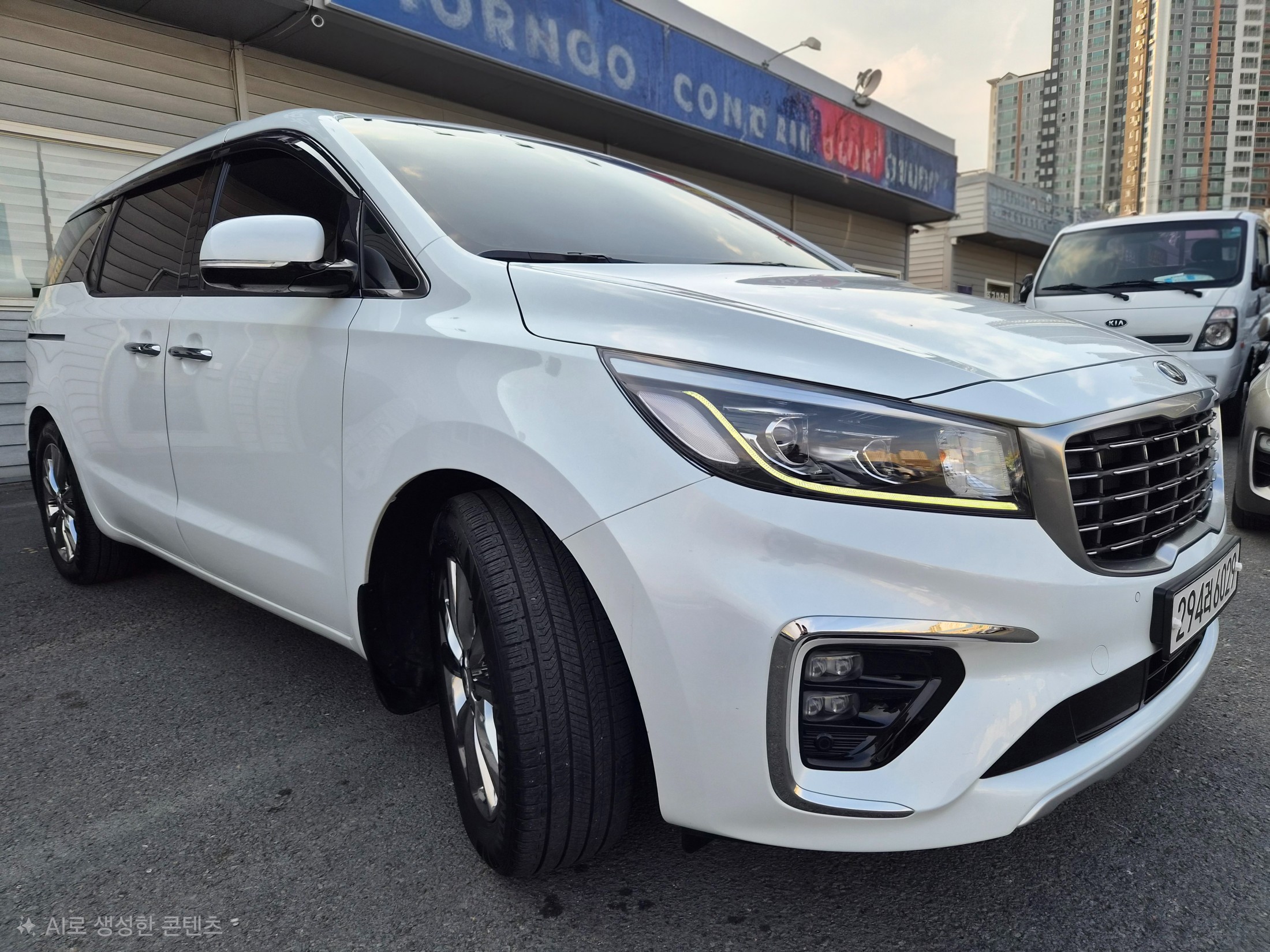 KIA CARNIVAL photo 2