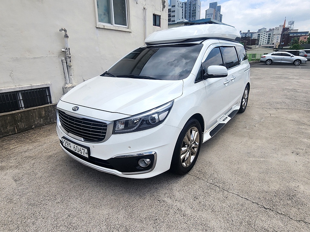 KIA CARNIVAL