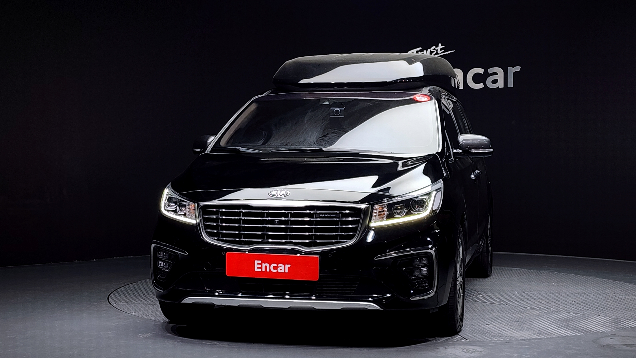 KIA CARNIVAL photo 3