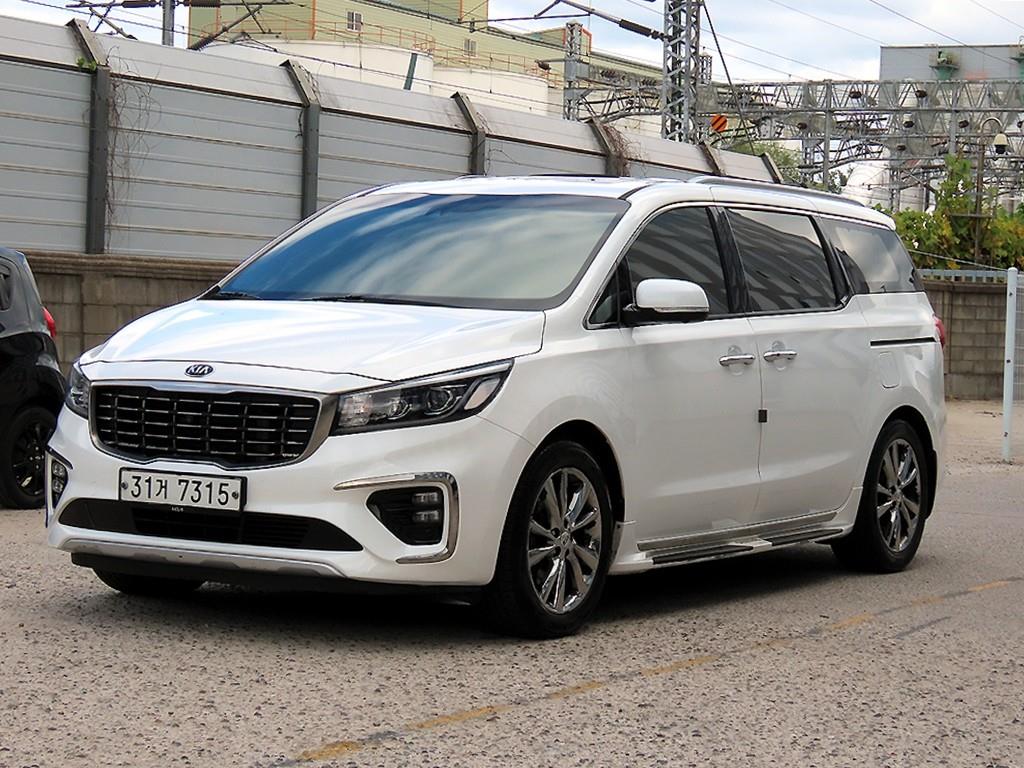 KIA CARNIVAL photo 2