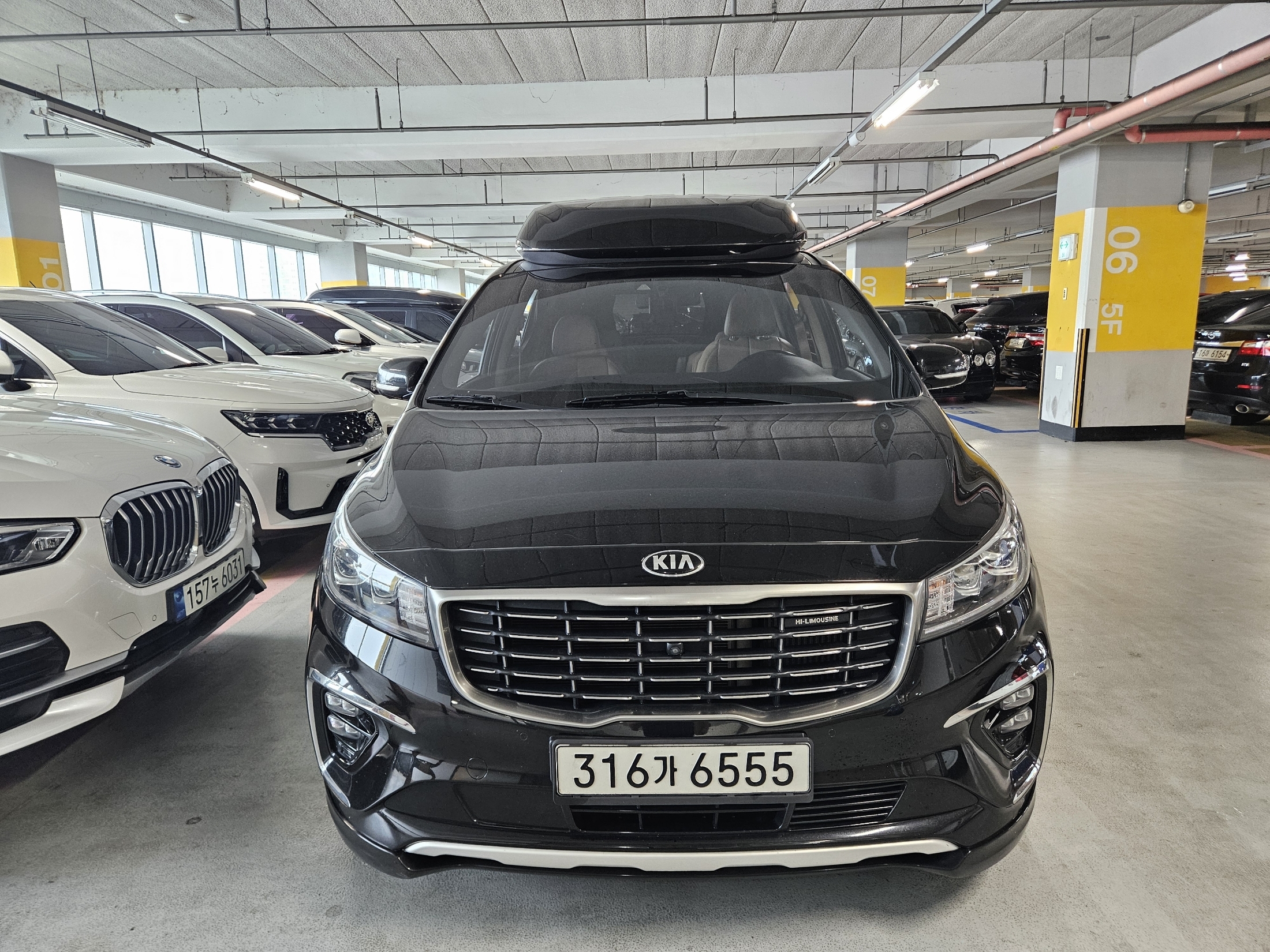 KIA CARNIVAL photo 2