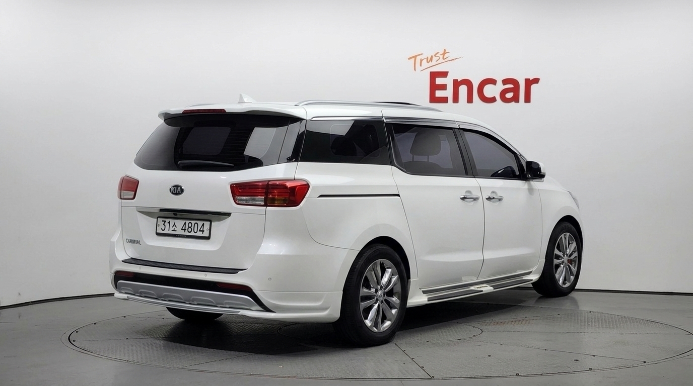 KIA CARNIVAL photo 2