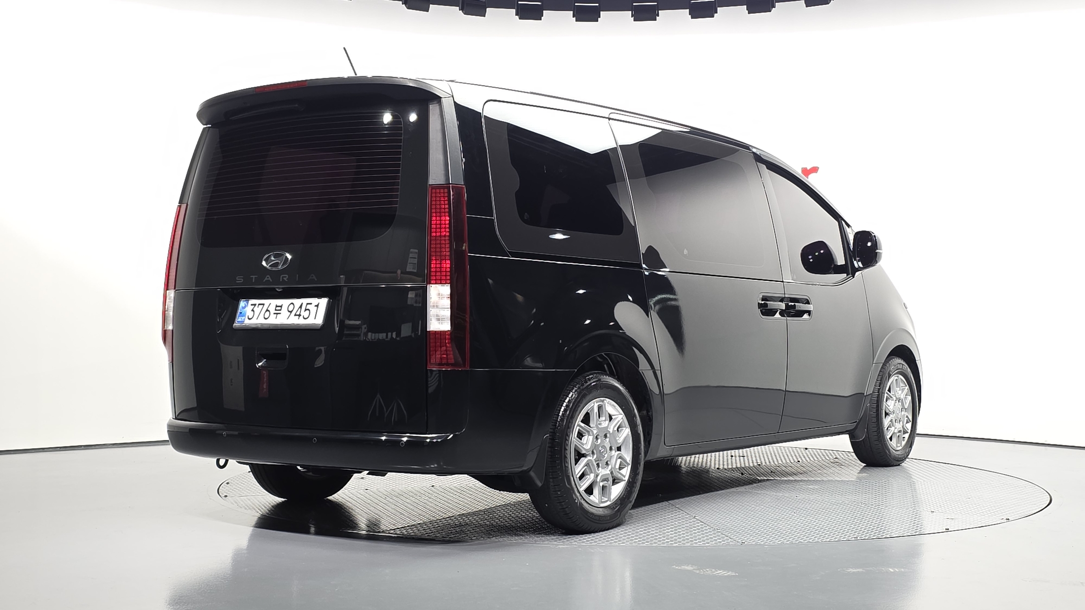 Mazda Bongo front view