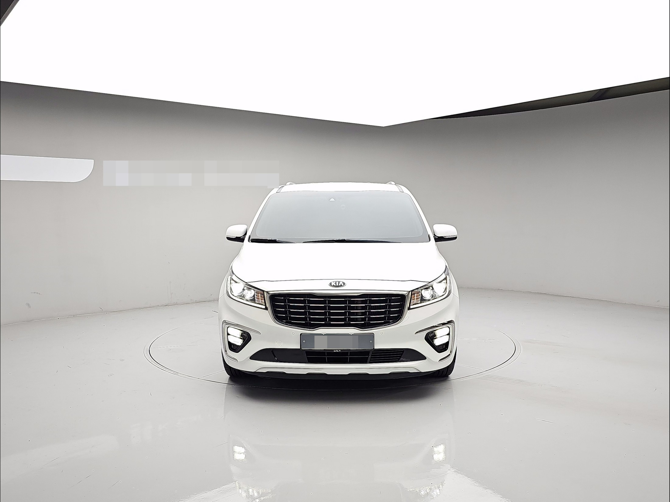 KIA CARNIVAL photo 2