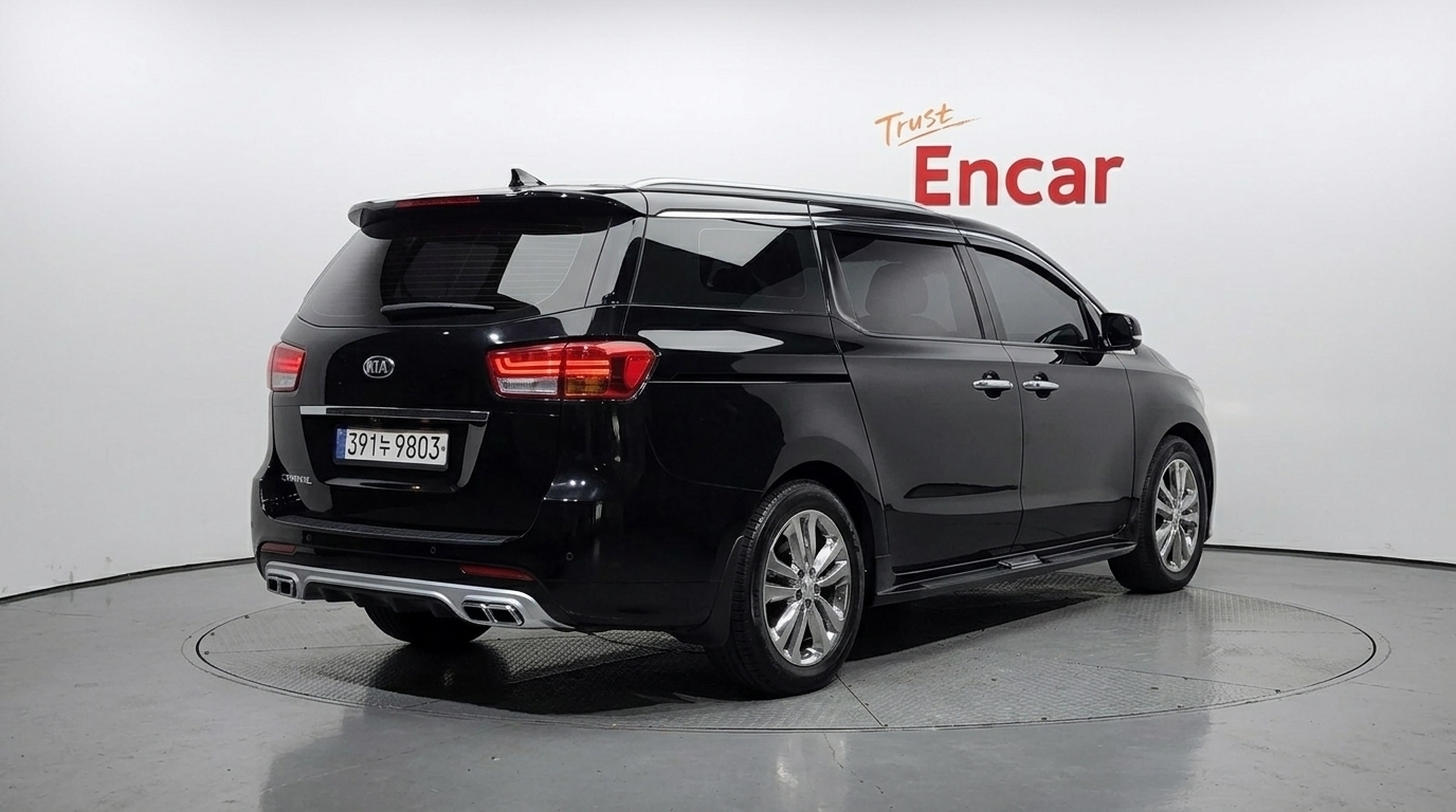 KIA CARNIVAL photo 2