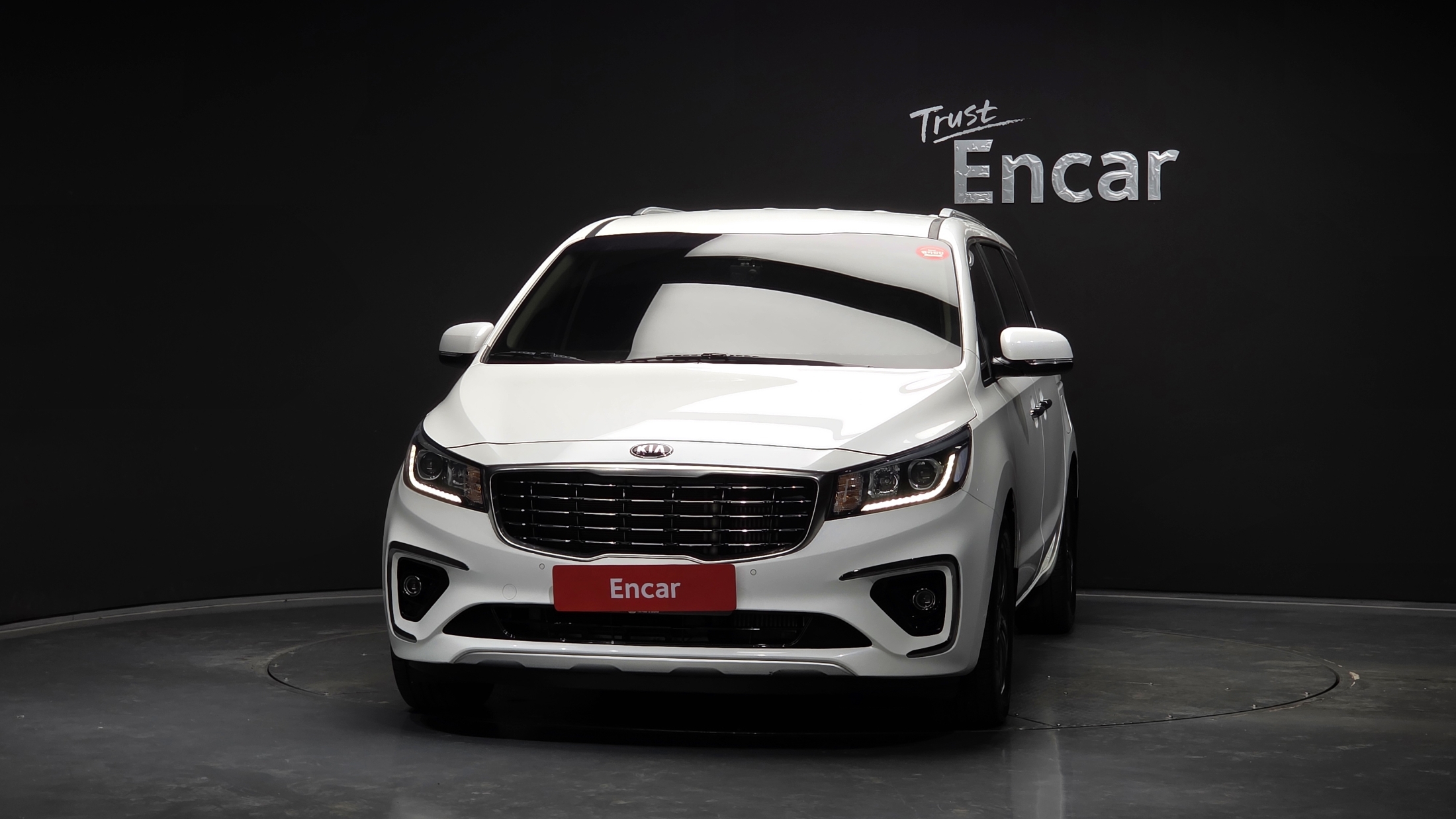 KIA CARNIVAL photo 3