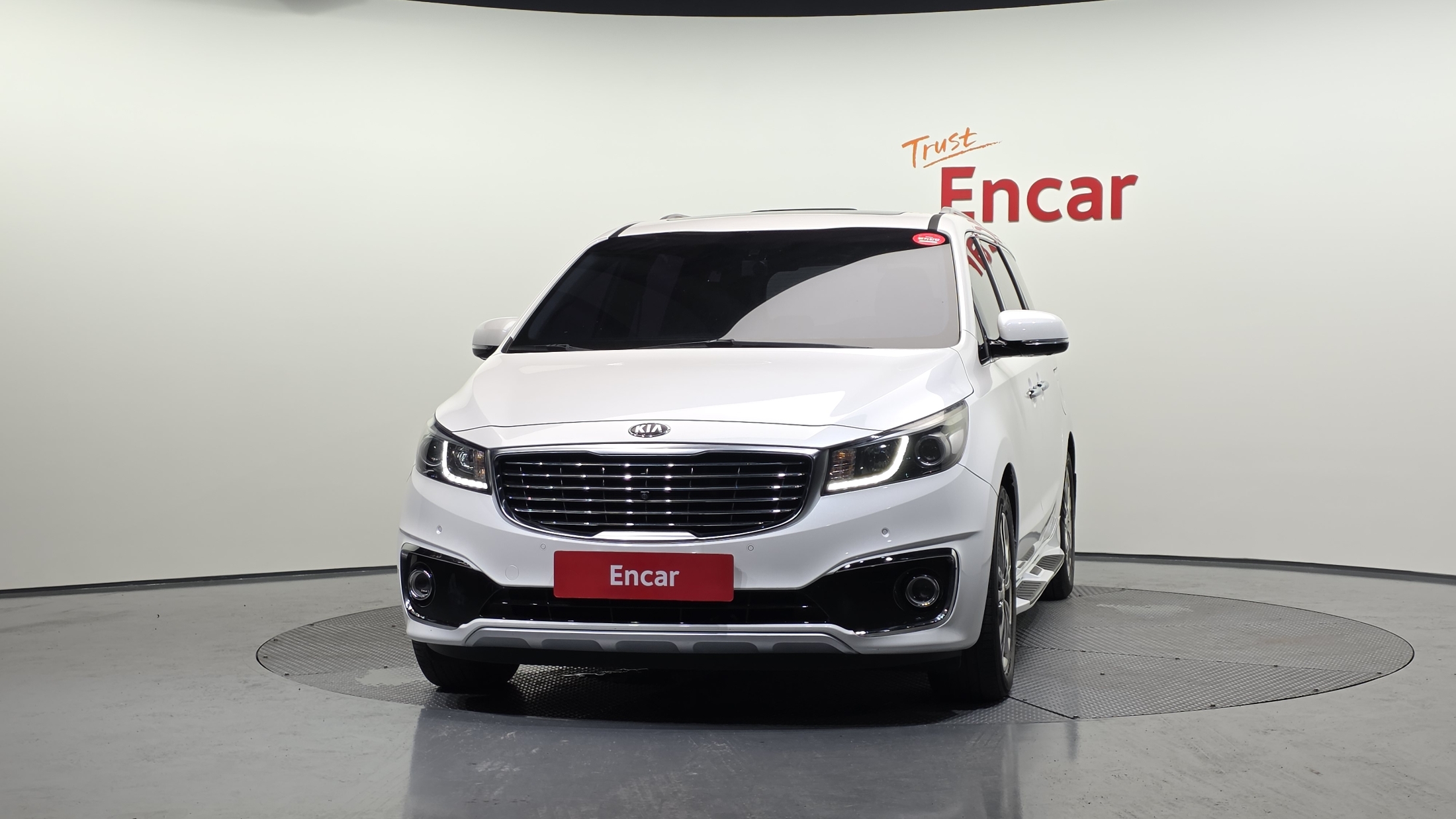 KIA CARNIVAL photo 3