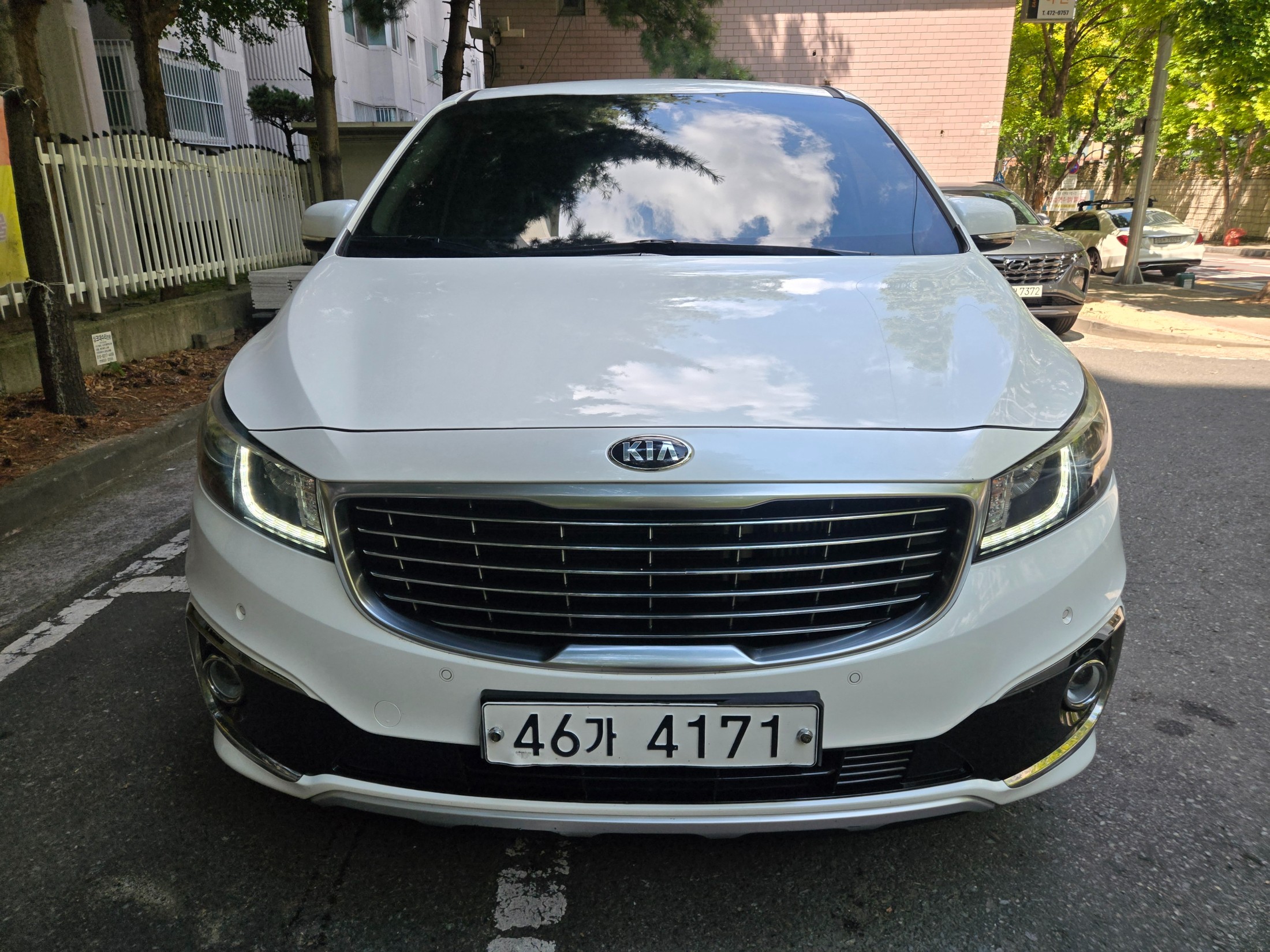 KIA CARNIVAL photo 2
