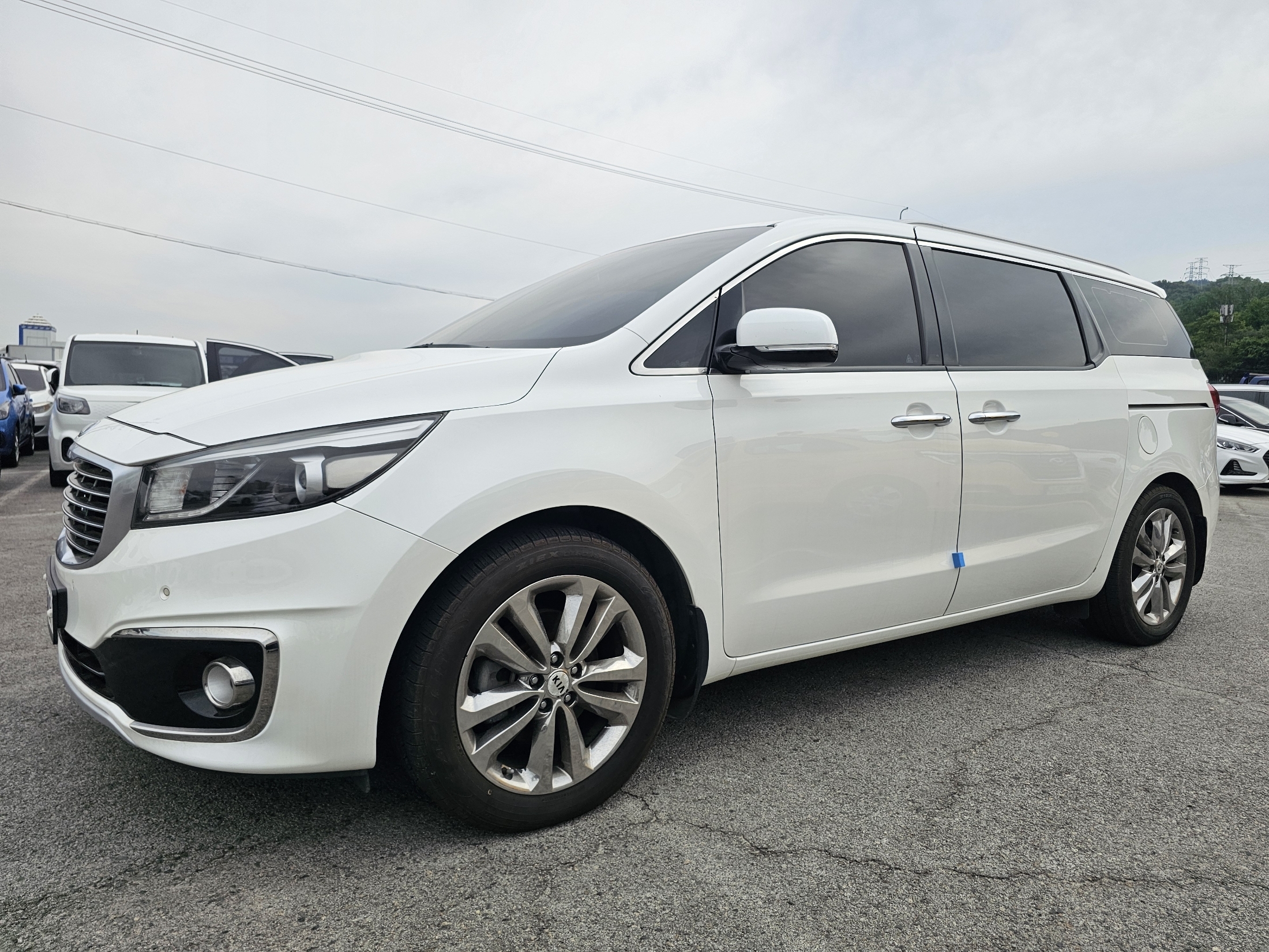 KIA CARNIVAL
