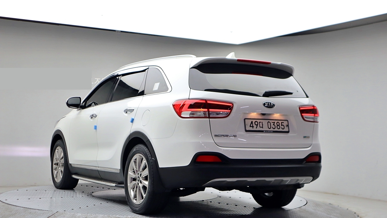 KIA SORENTO photo 2