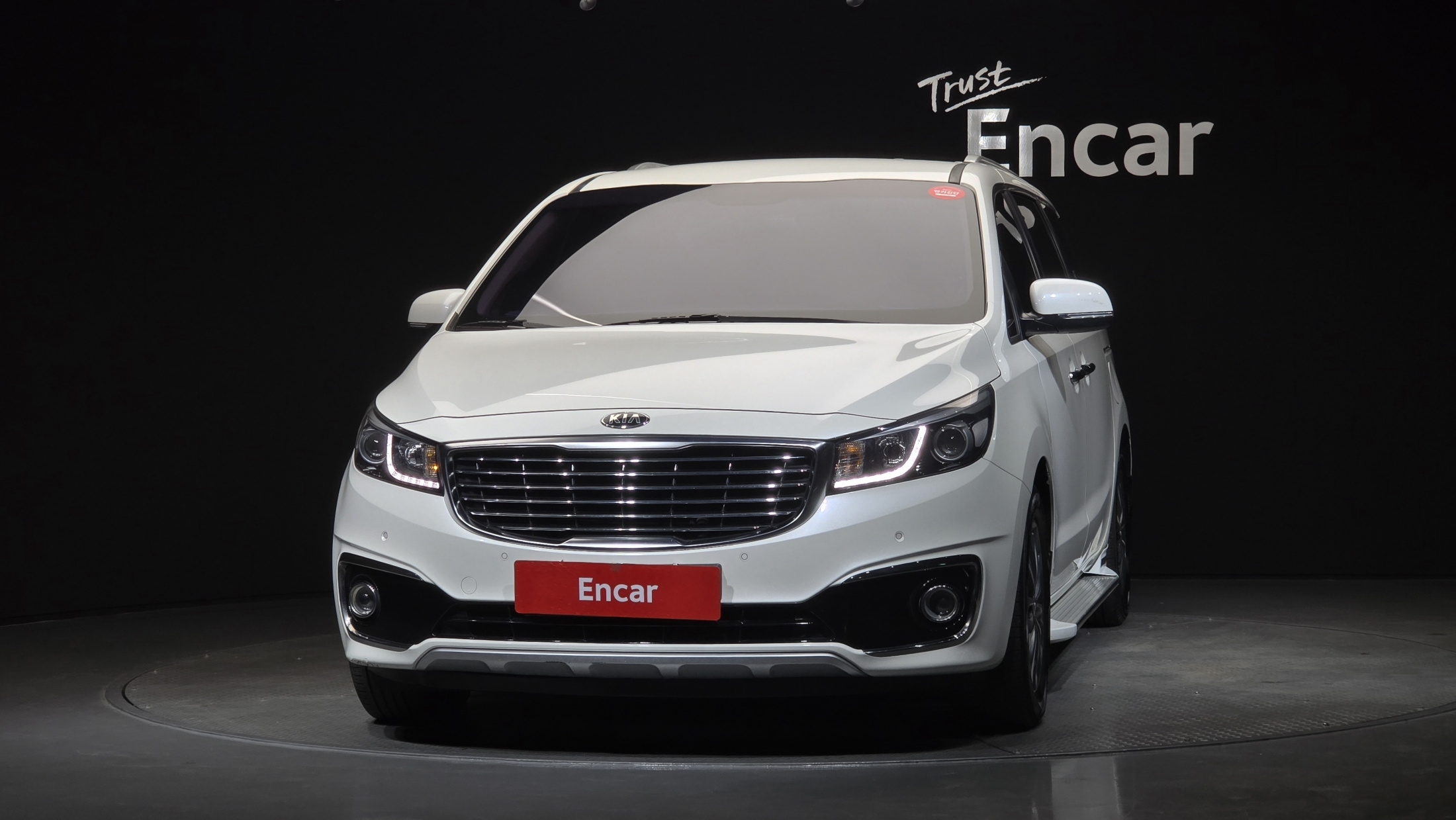 KIA CARNIVAL photo 3