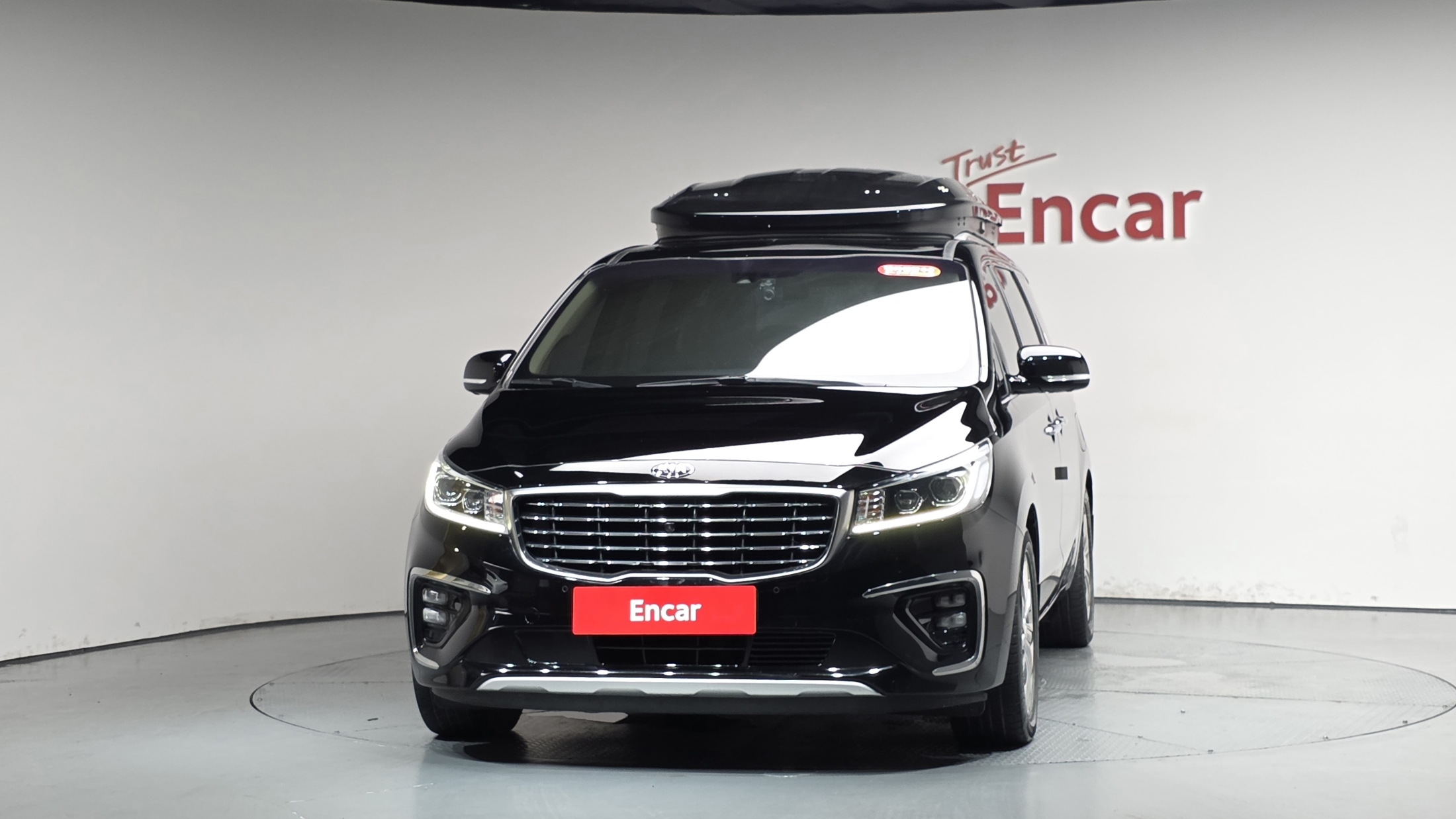KIA CARNIVAL photo 2