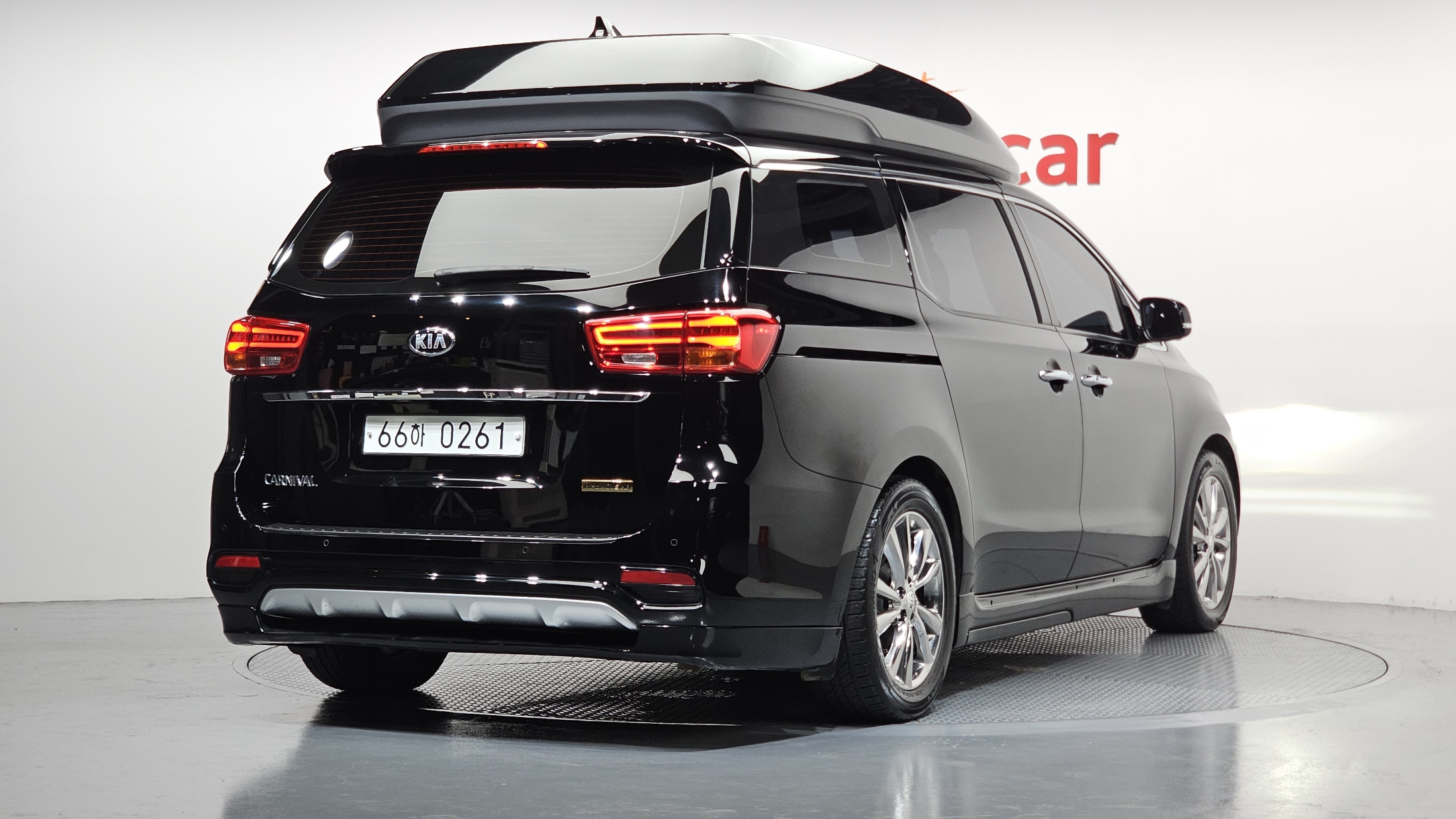 KIA CARNIVAL photo 2