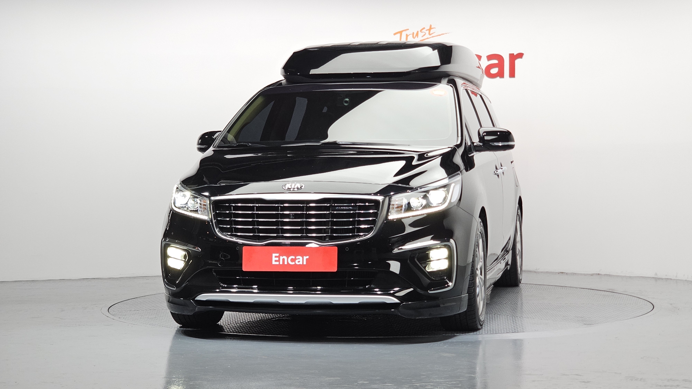 KIA CARNIVAL photo 3