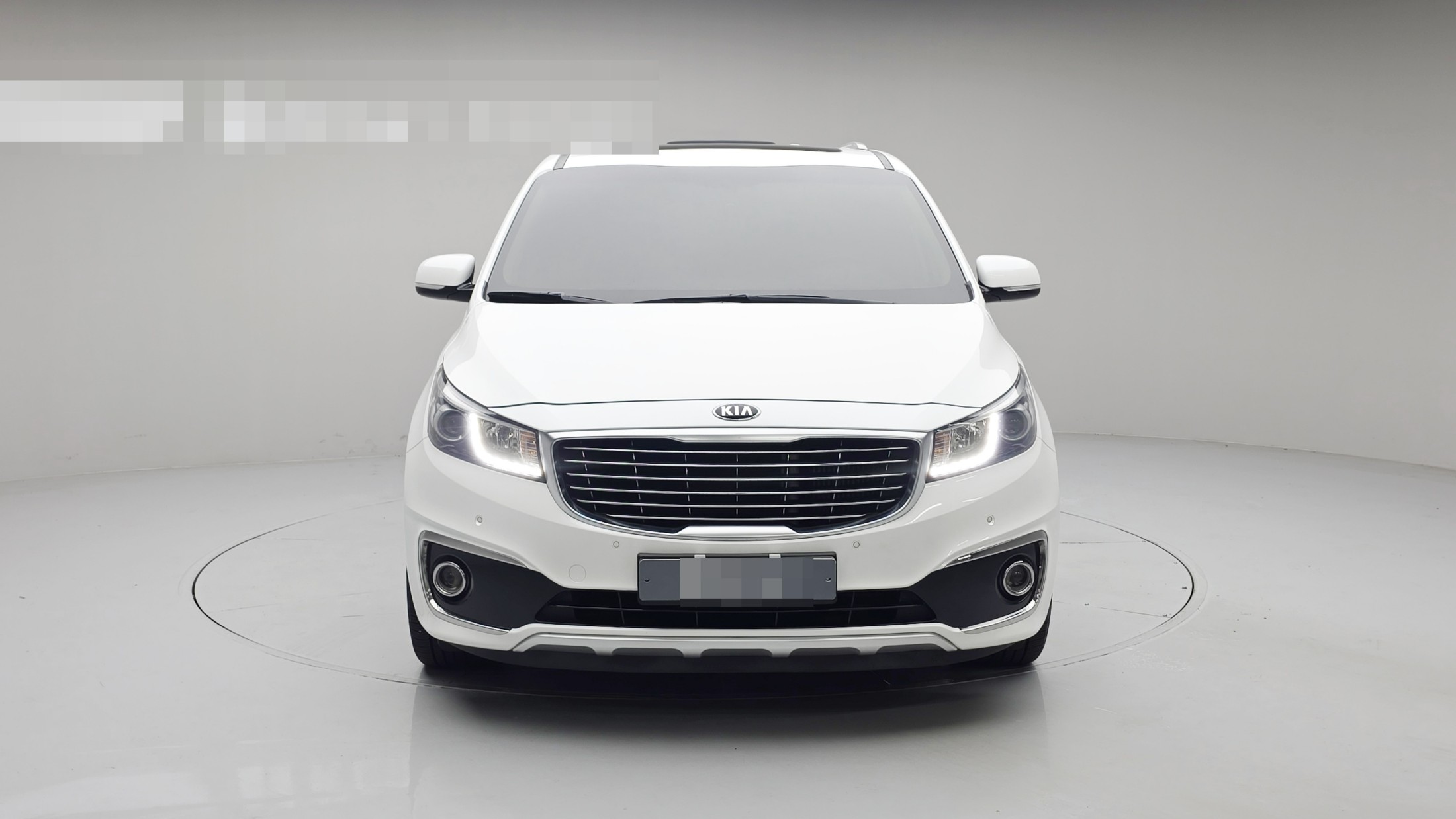 KIA CARNIVAL photo 3