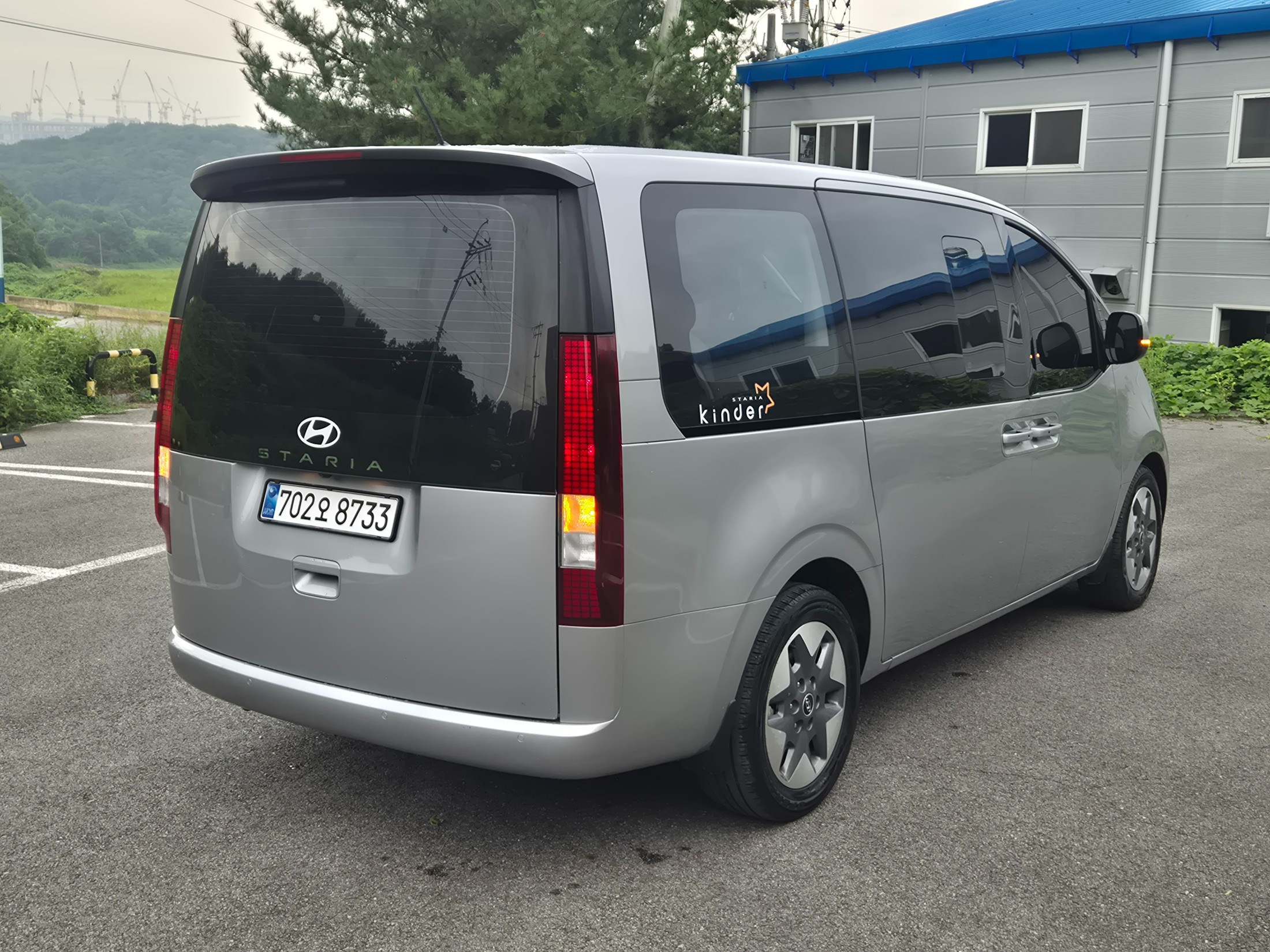 Mazda Bongo front view