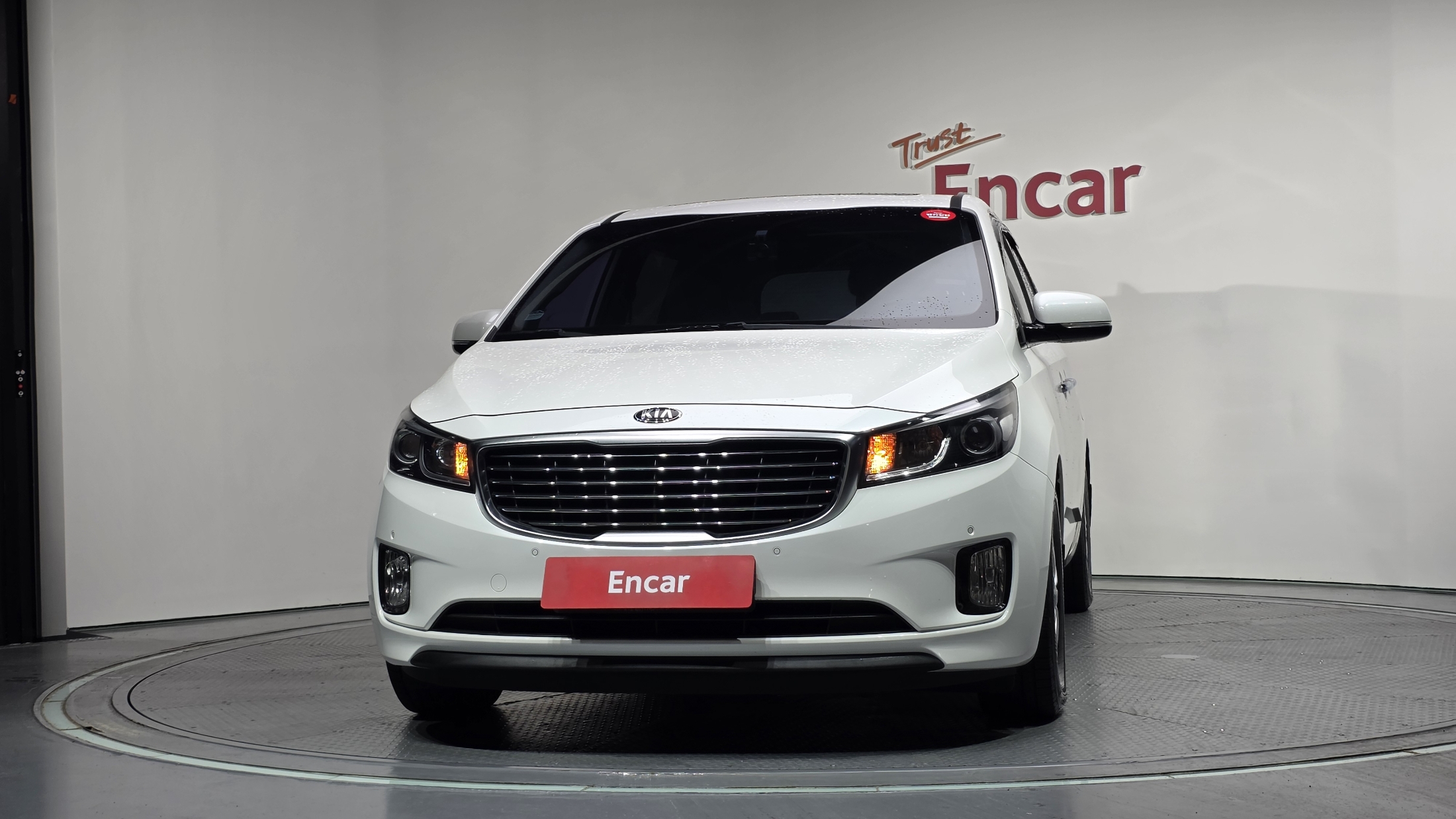KIA CARNIVAL photo 3