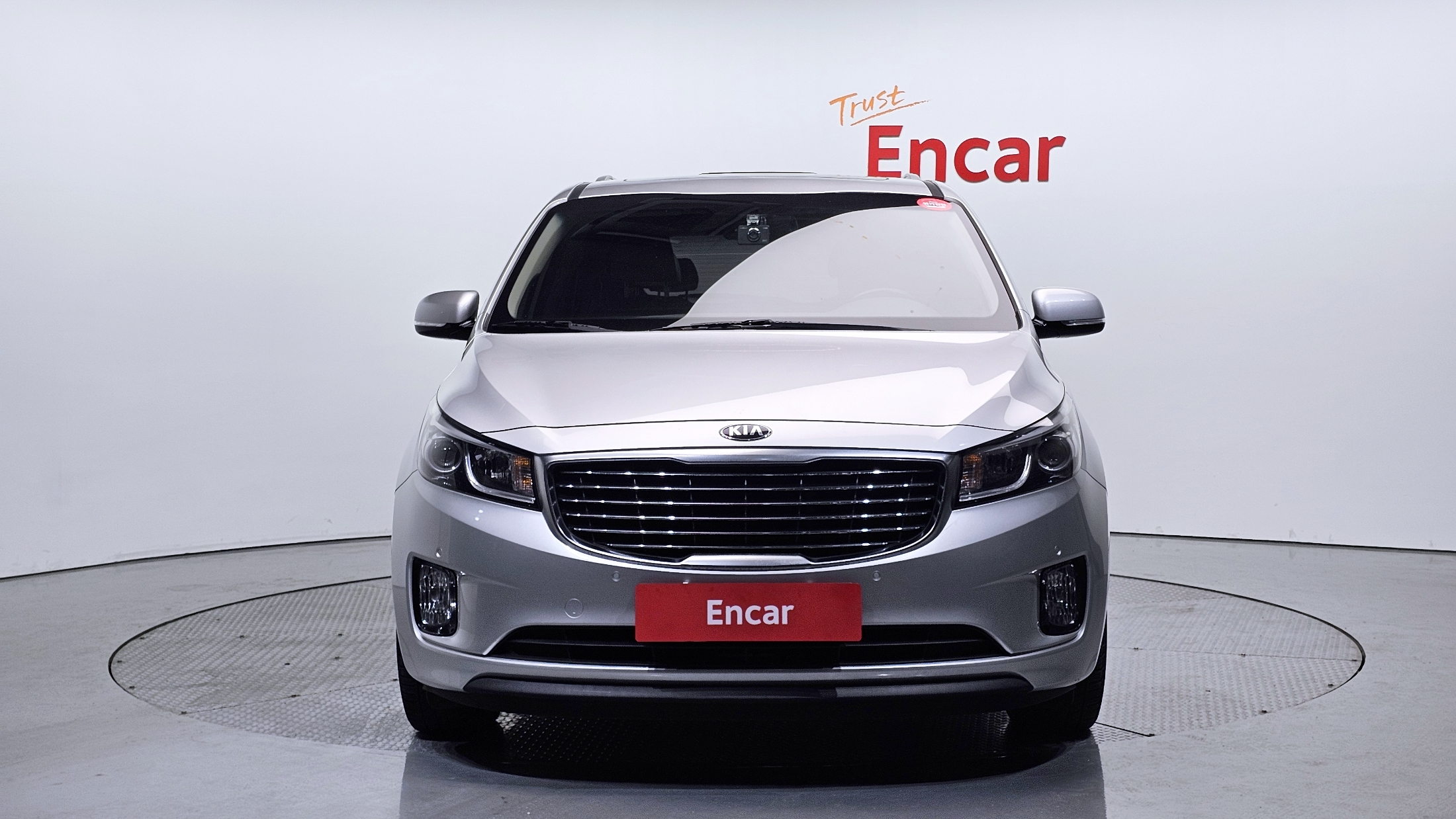 KIA CARNIVAL photo 3