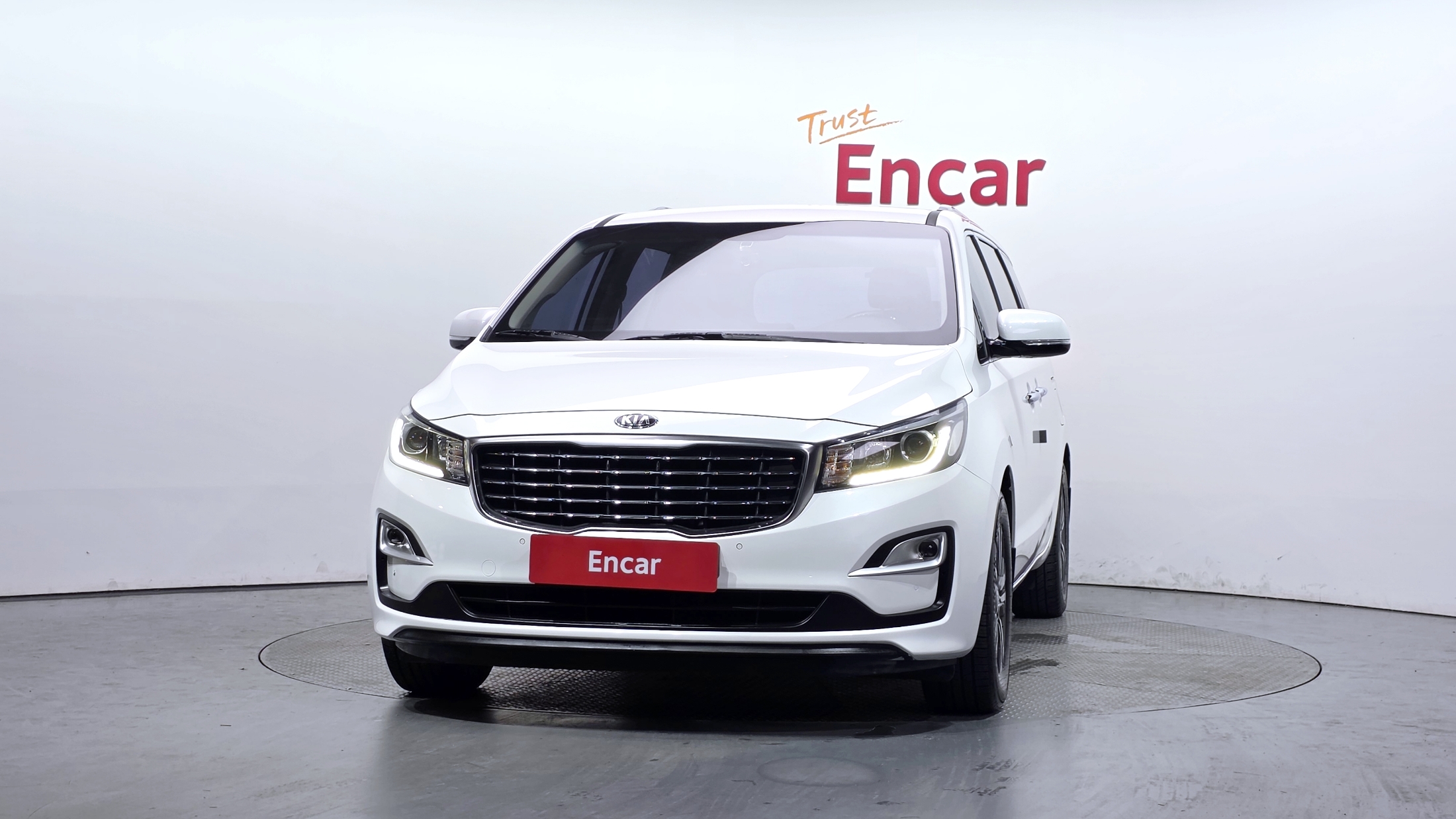 KIA CARNIVAL photo 3