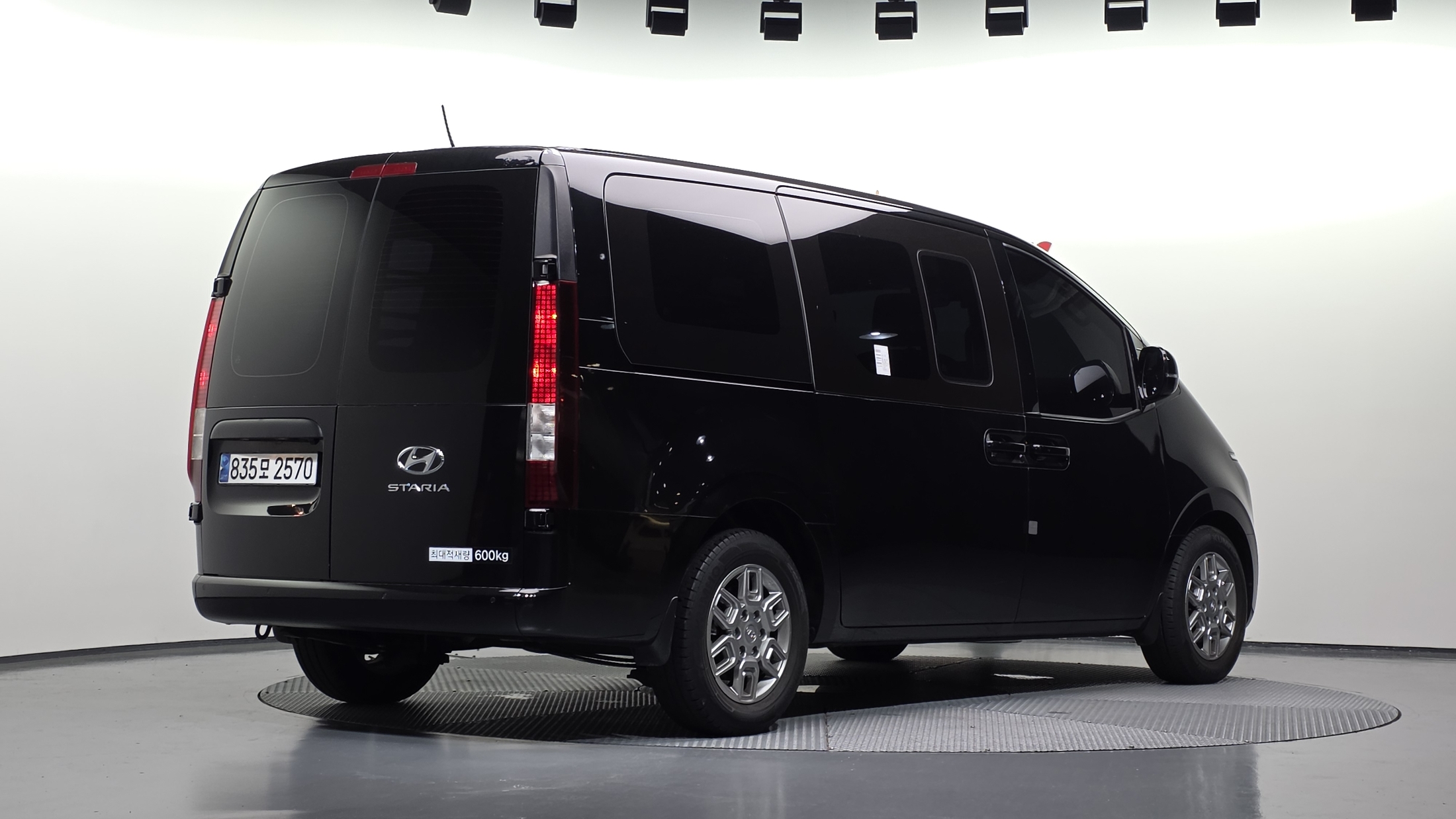 Mazda Bongo front view