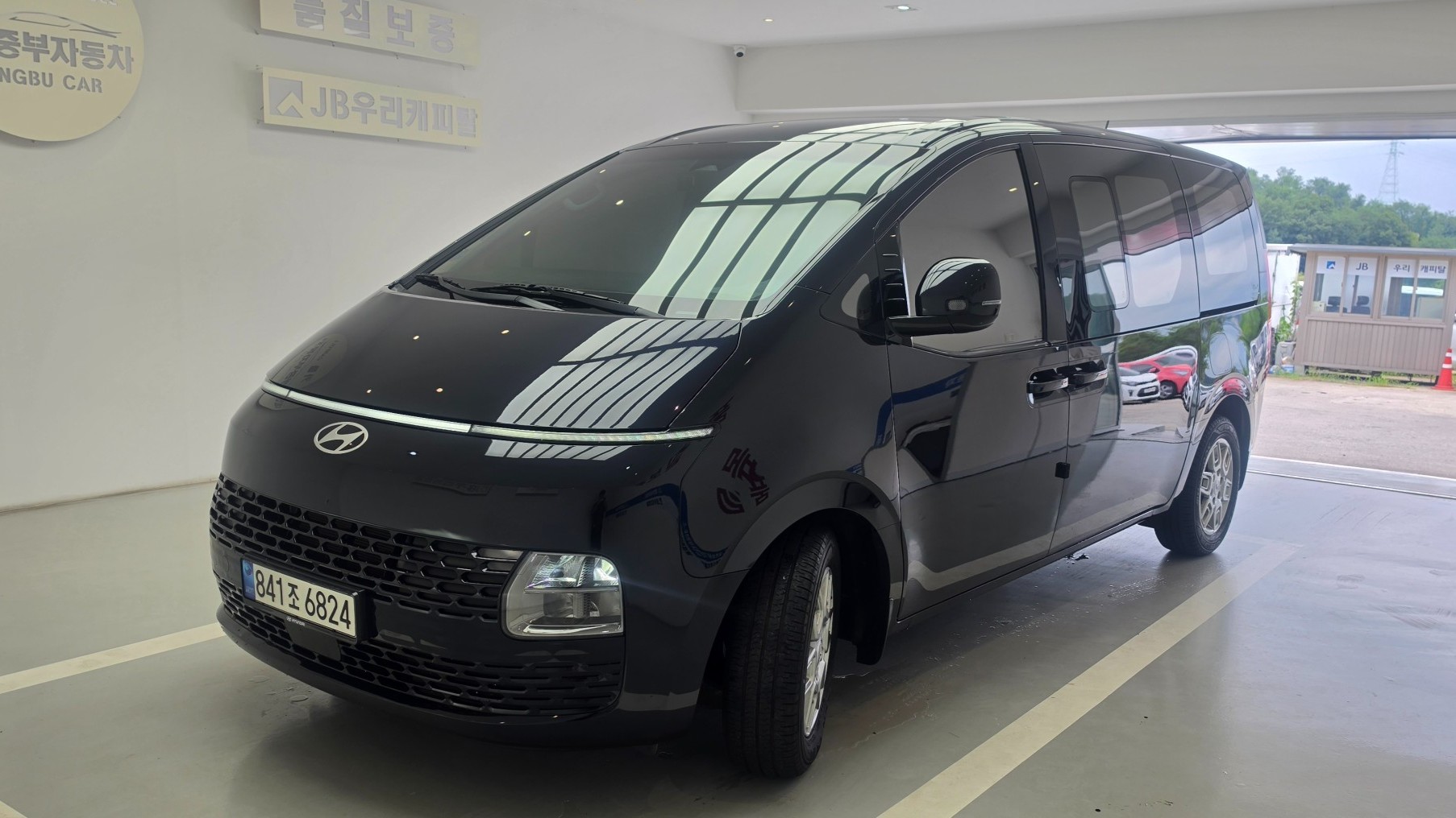 2011 Mazda Bongo Van
