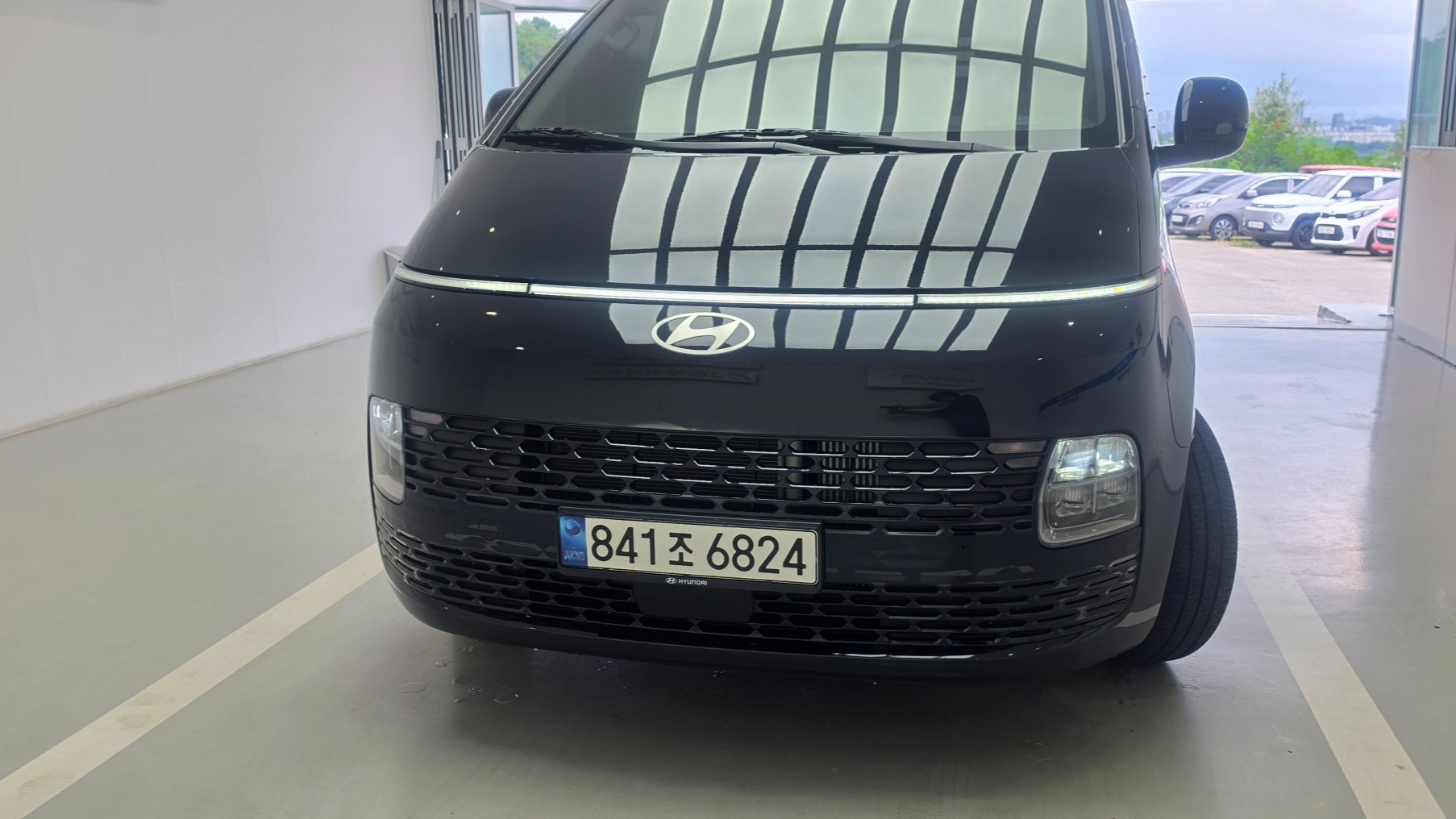 Mazda Bongo front view