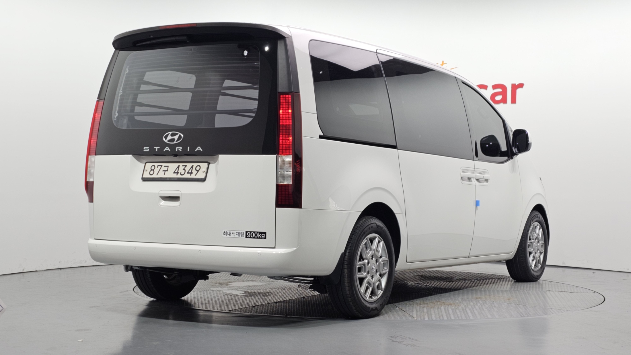 Mazda Bongo front view