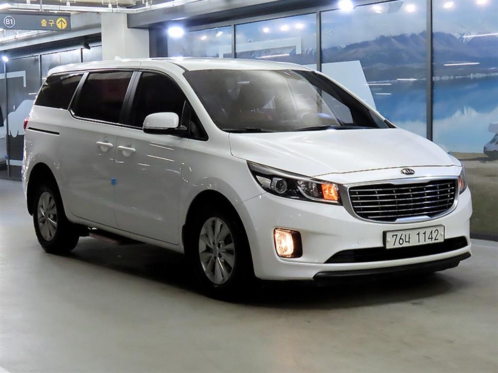 KIA CARNIVAL